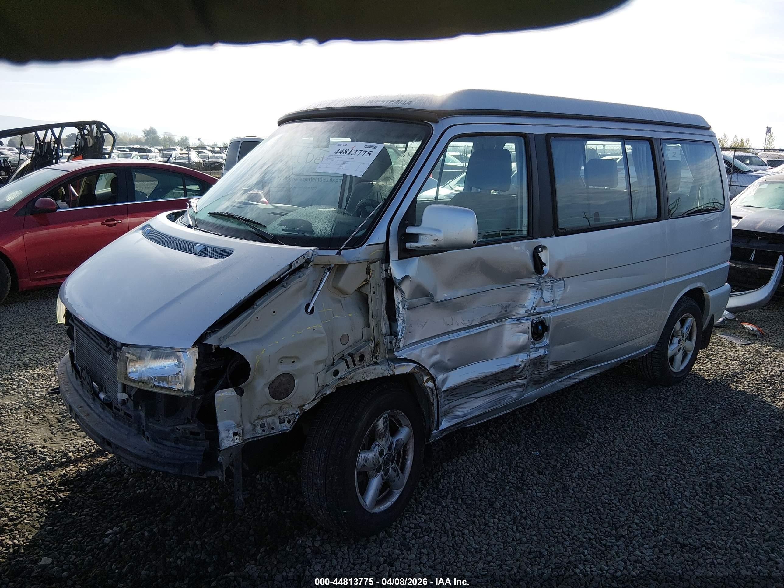 2002 Volkswagen Eurovan Mv Silver vin: WV2NB47032H022951