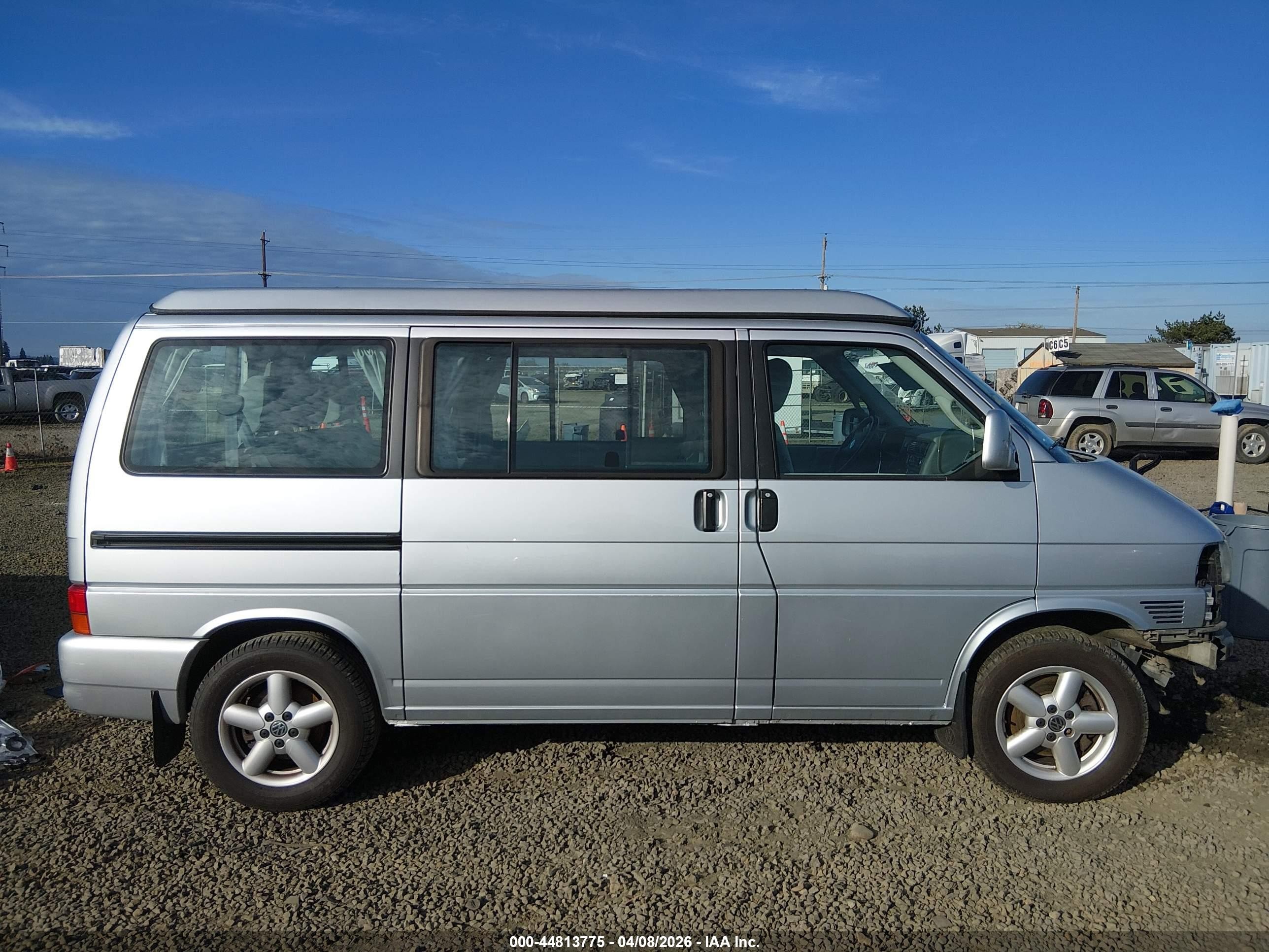 2002 Volkswagen Eurovan Mv Silver vin: WV2NB47032H022951