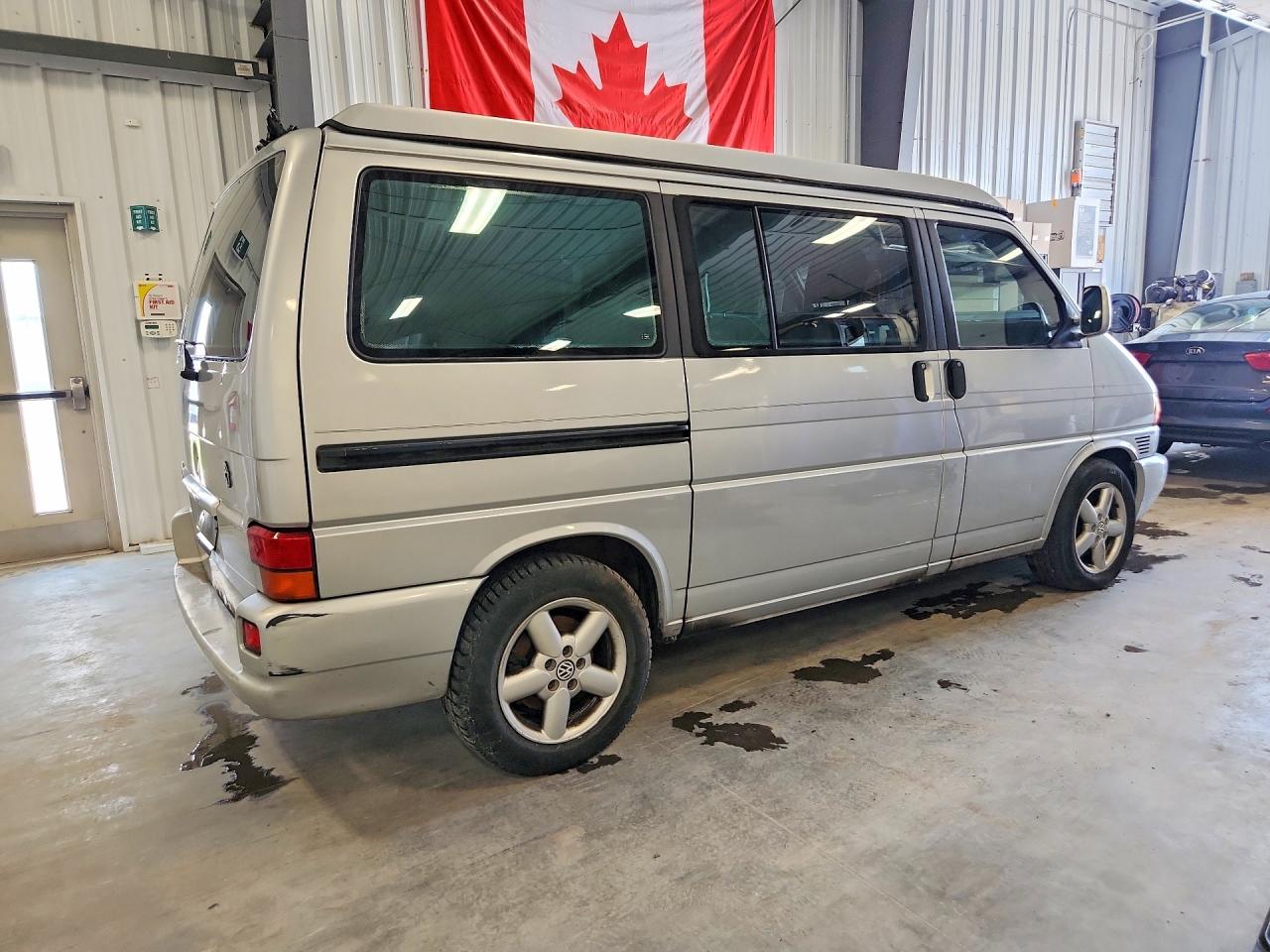 2002 Volkswagen Eurovan Mv Silver vin: WV2NB47042H045932