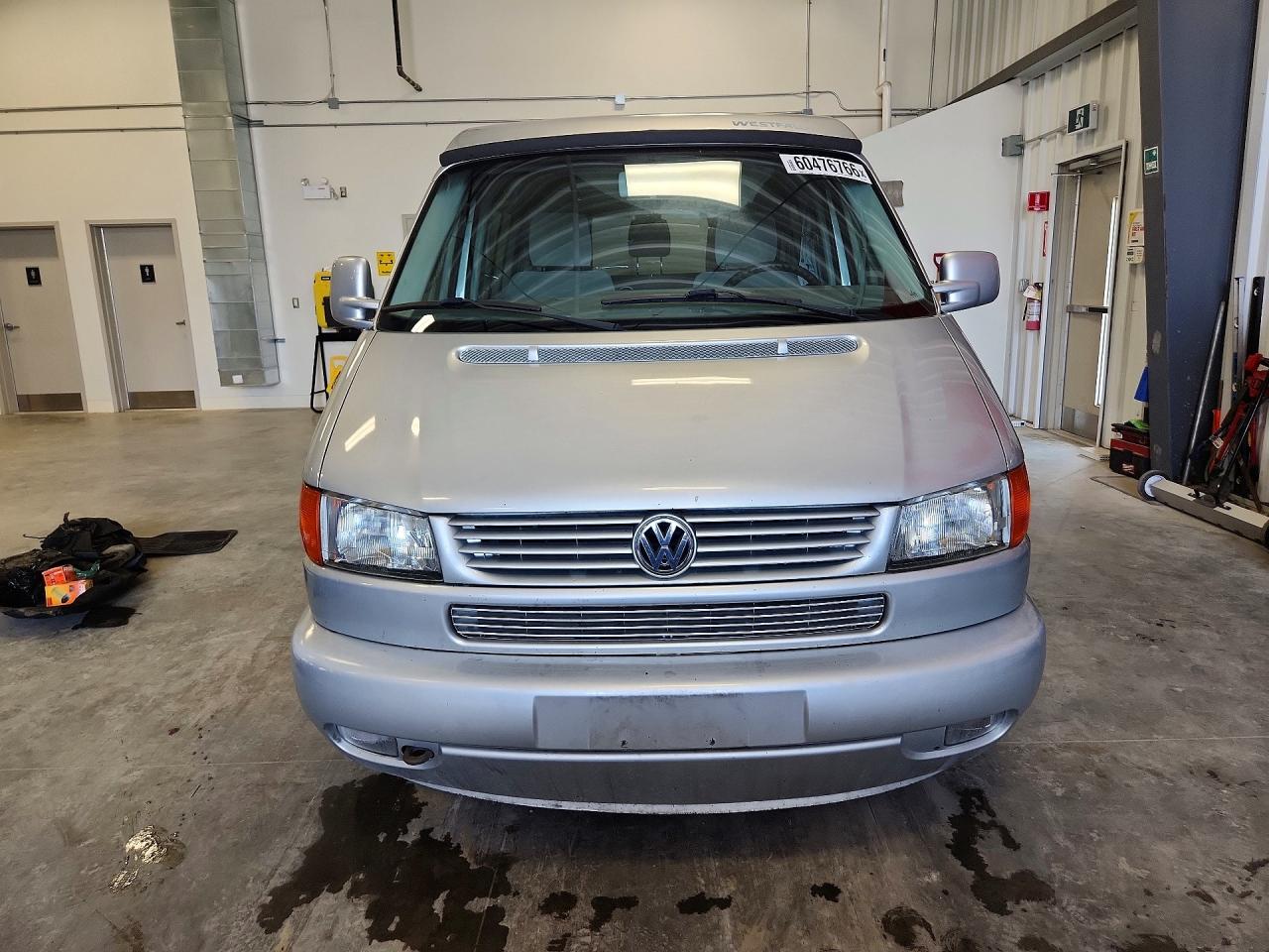 2002 Volkswagen Eurovan Mv Silver vin: WV2NB47042H045932