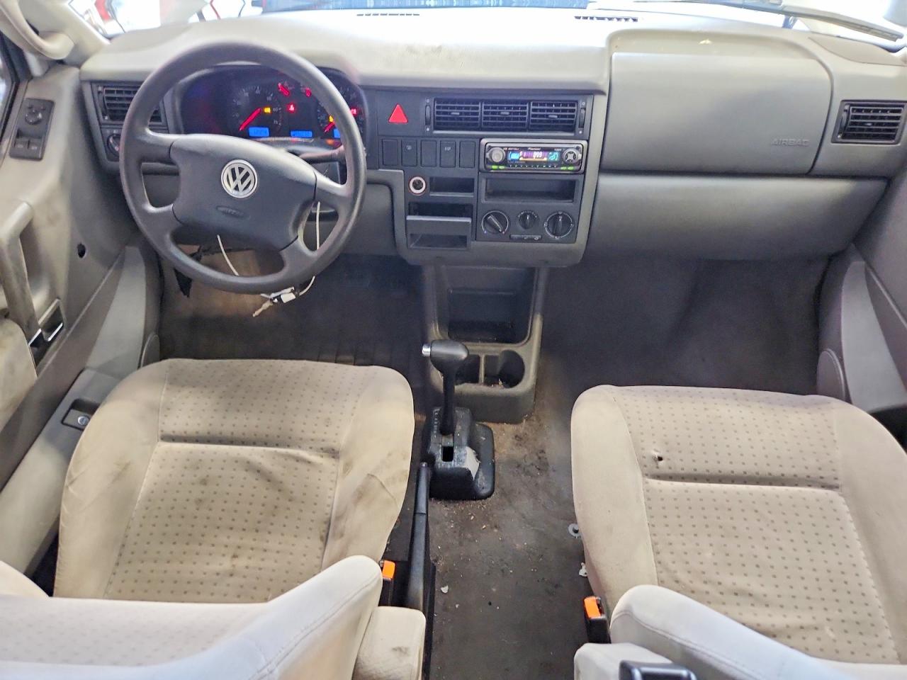 2002 Volkswagen Eurovan Mv Silver vin: WV2NB47042H045932