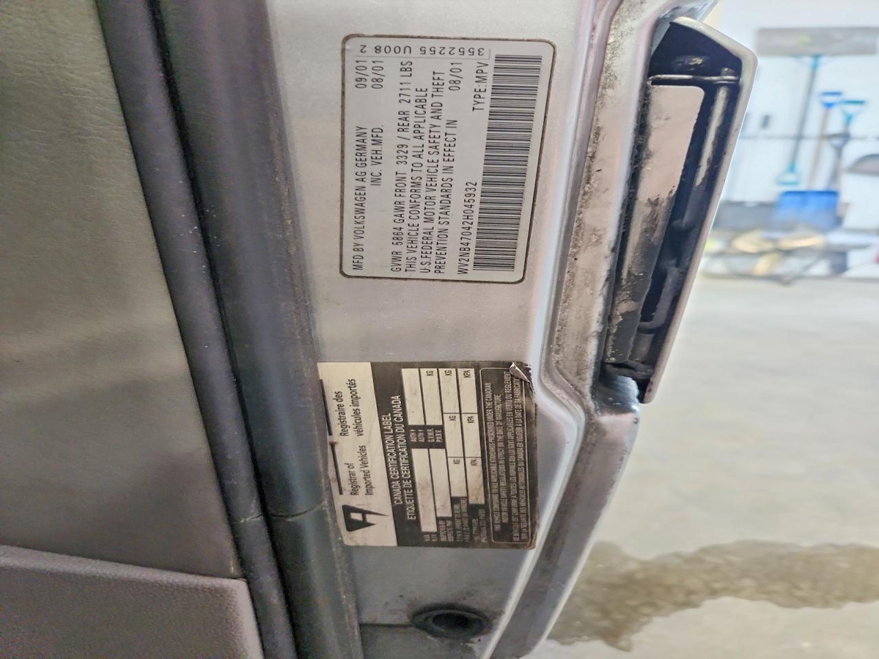 2002 Volkswagen Eurovan Mv Silver vin: WV2NB47042H045932