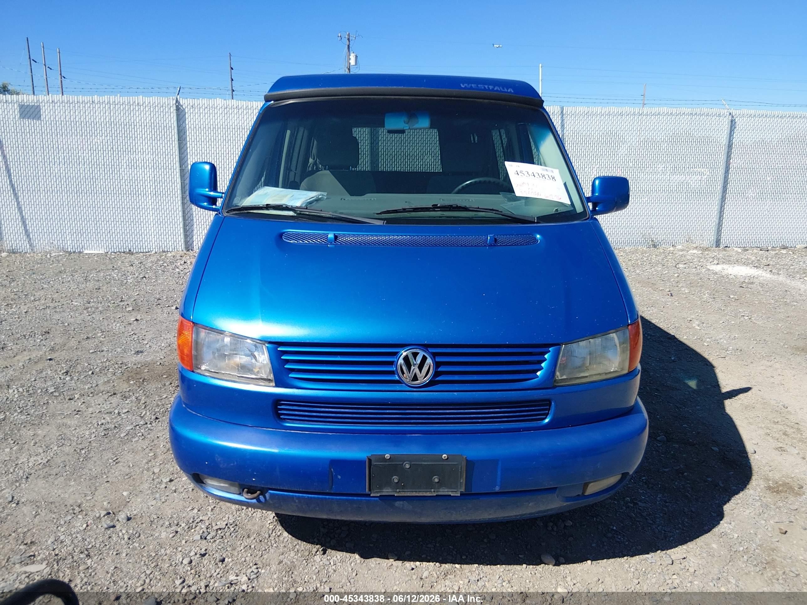 2001 Volkswagen Eurovan Mv Blue vin: WV2NB47051H123293