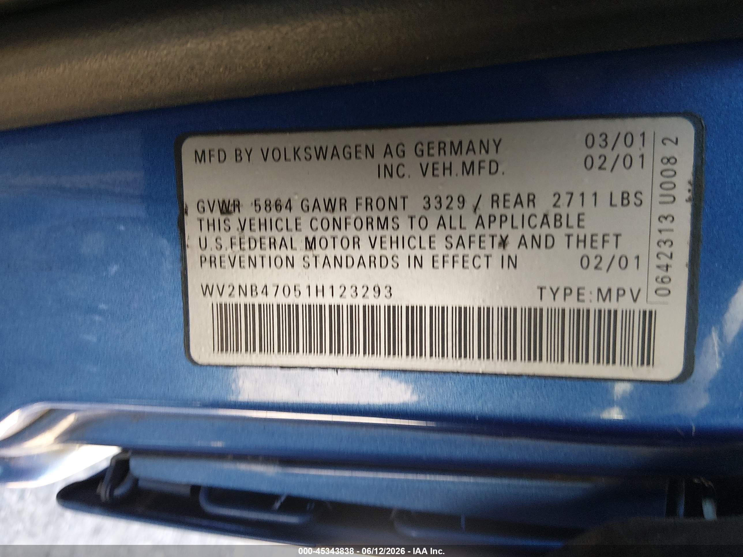 2001 Volkswagen Eurovan Mv Blue vin: WV2NB47051H123293