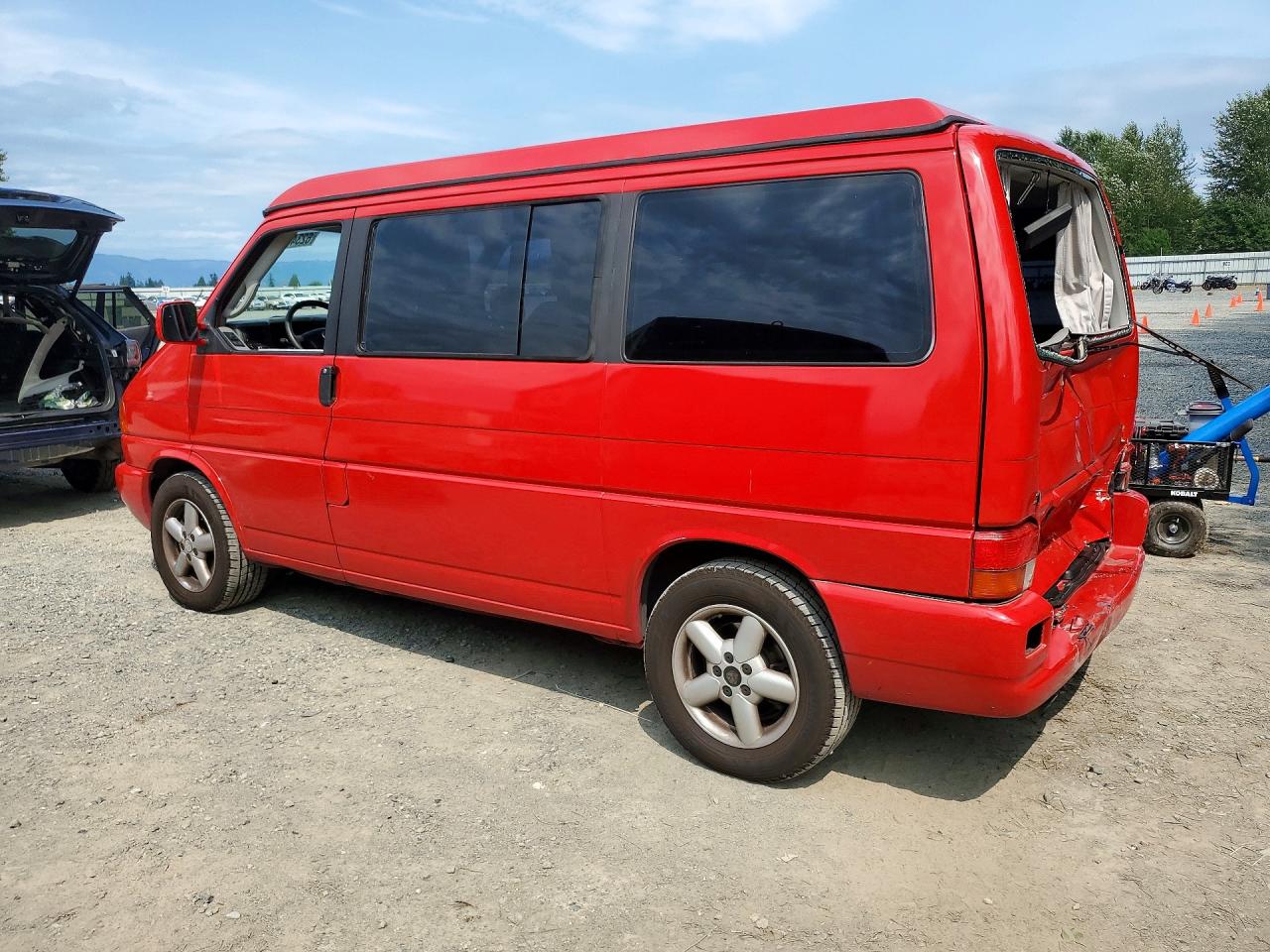 2002 Volkswagen Eurovan Mv Red vin: WV2NB47052H024281