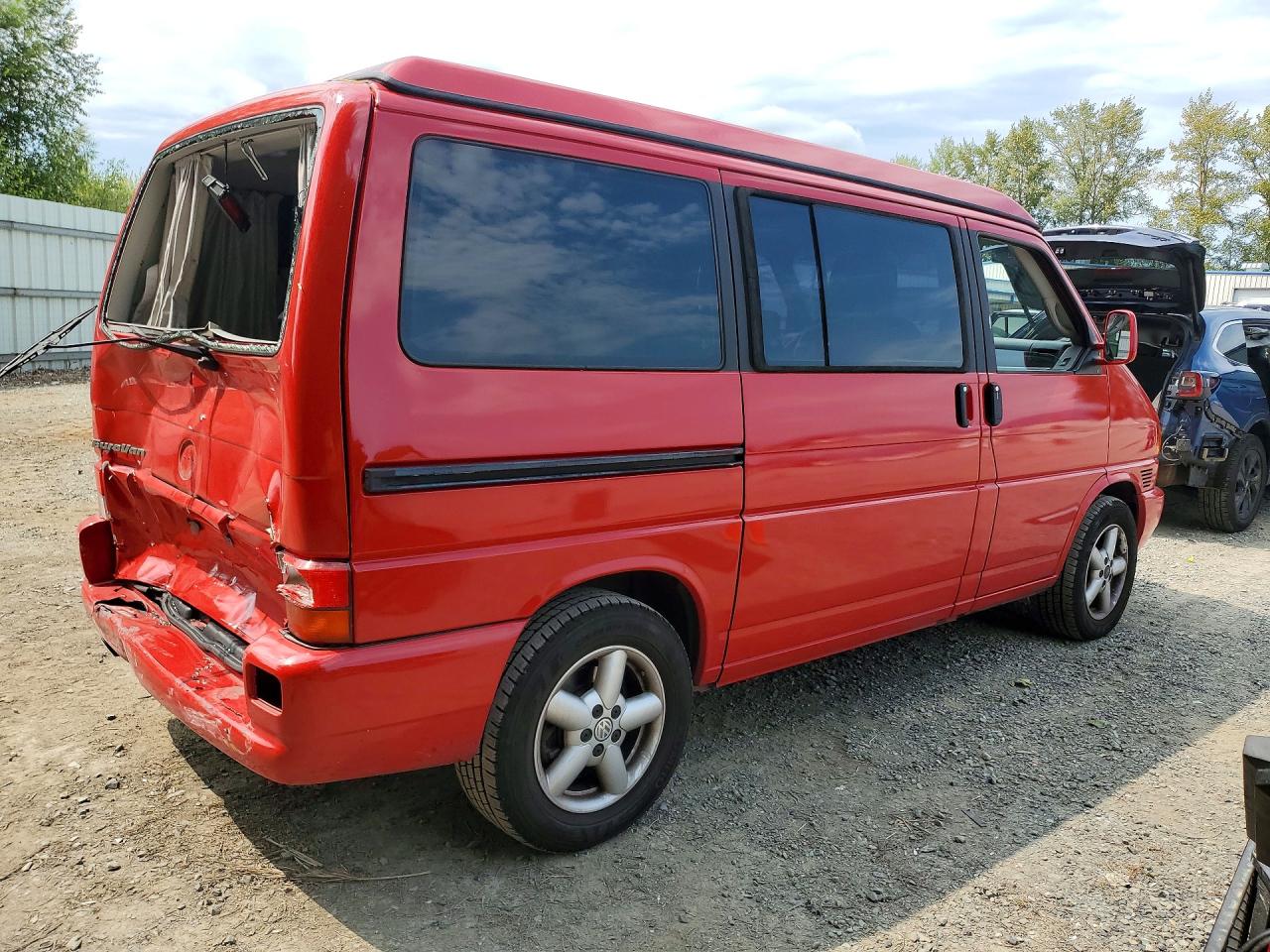 2002 Volkswagen Eurovan Mv Red vin: WV2NB47052H024281