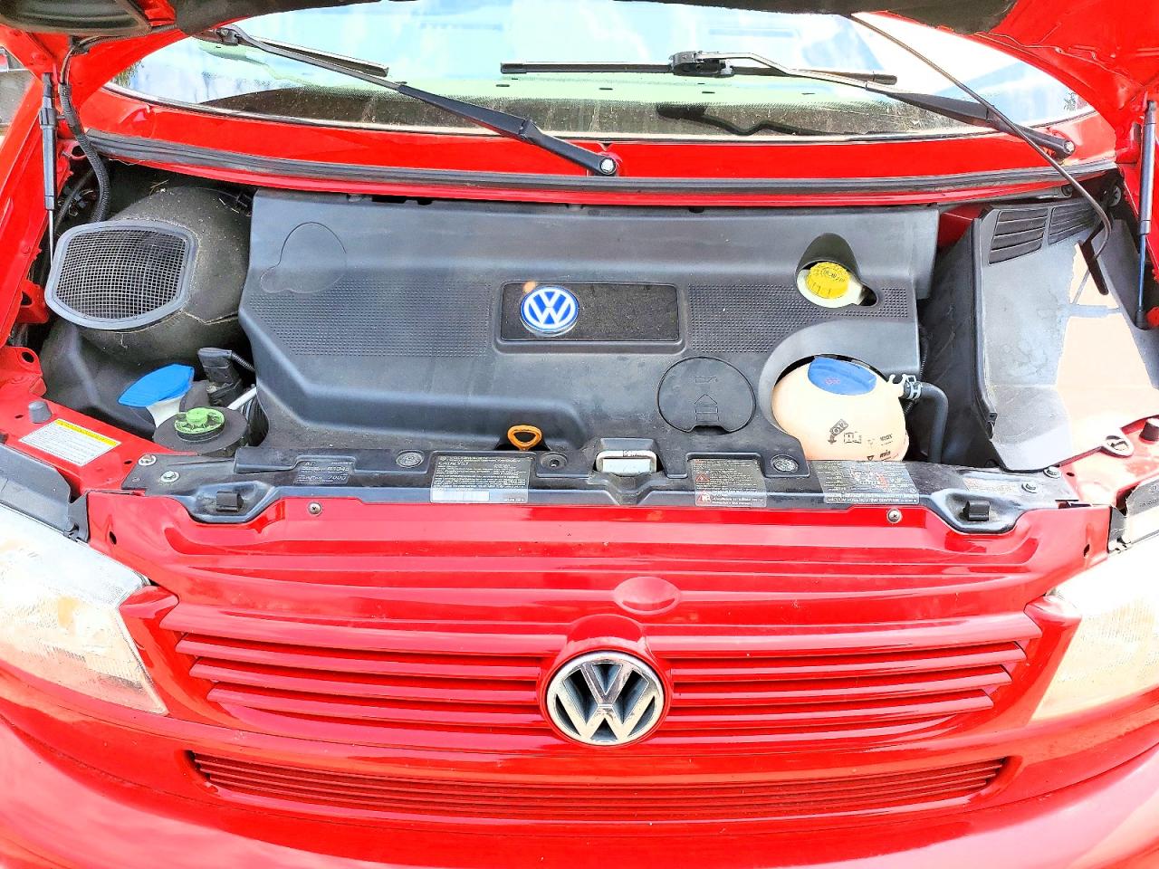 2002 Volkswagen Eurovan Mv Red vin: WV2NB47052H024281