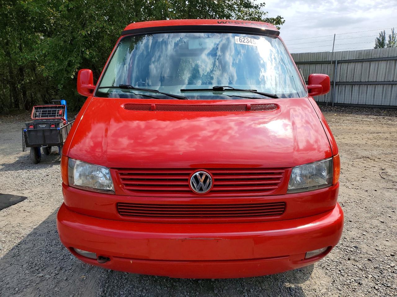 2002 Volkswagen Eurovan Mv Red vin: WV2NB47052H024281