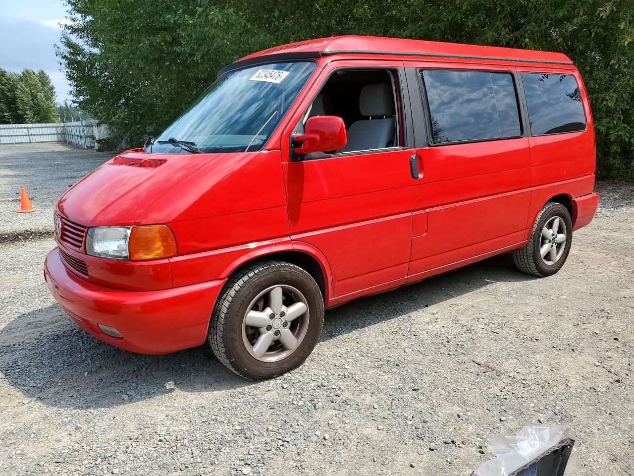 2002 Volkswagen Eurovan Mv Red vin: WV2NB47052H024281