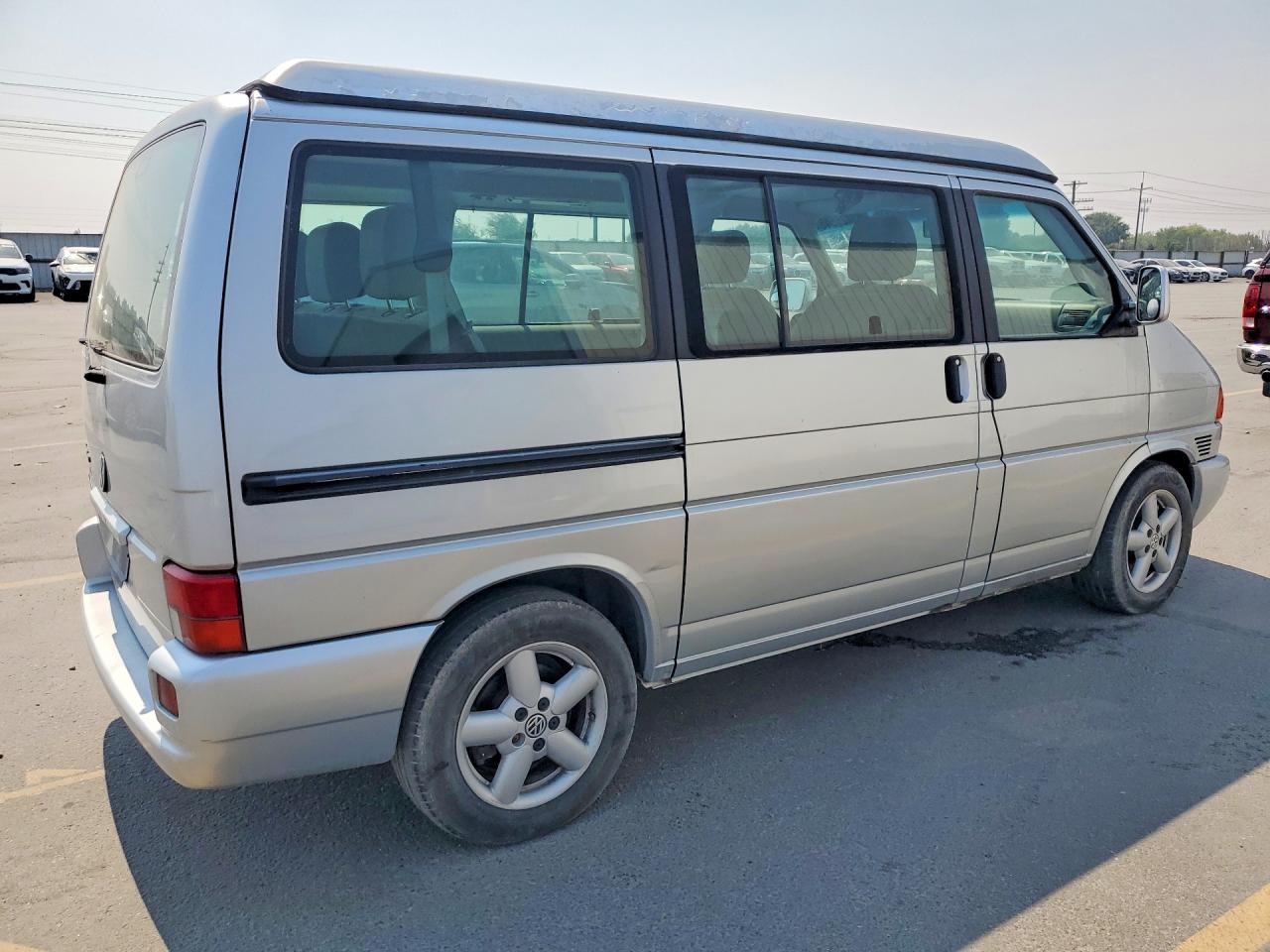 2003 Volkswagen Eurovan Mv Silver vin: WV2NB47083H000736
