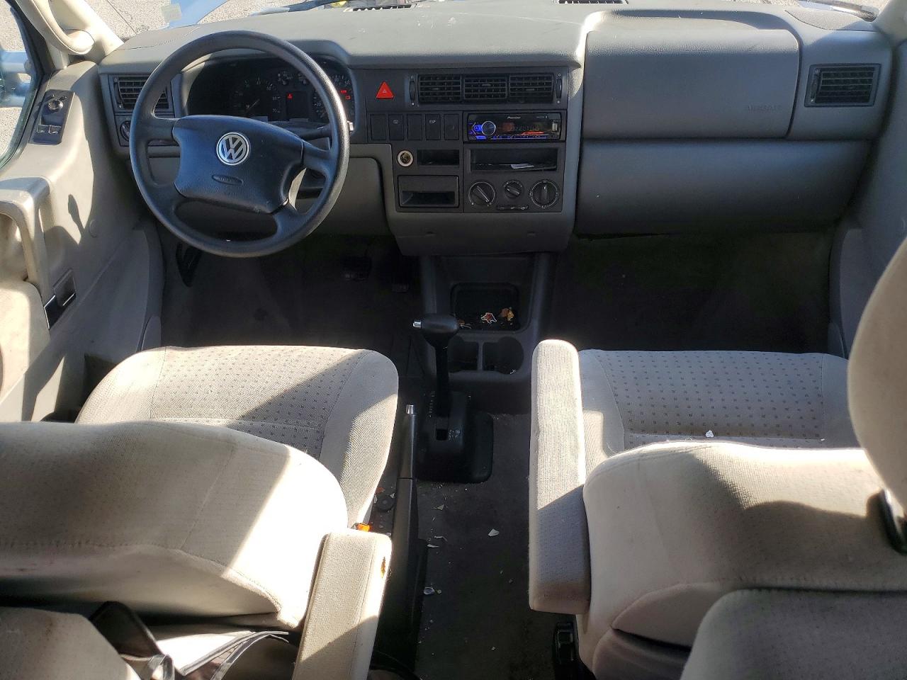 2002 Volkswagen Eurovan Mv Silver vin: WV2NB47092H003921