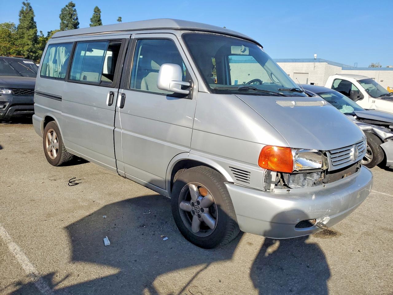 2002 Volkswagen Eurovan Mv Silver vin: WV2NB47092H003921