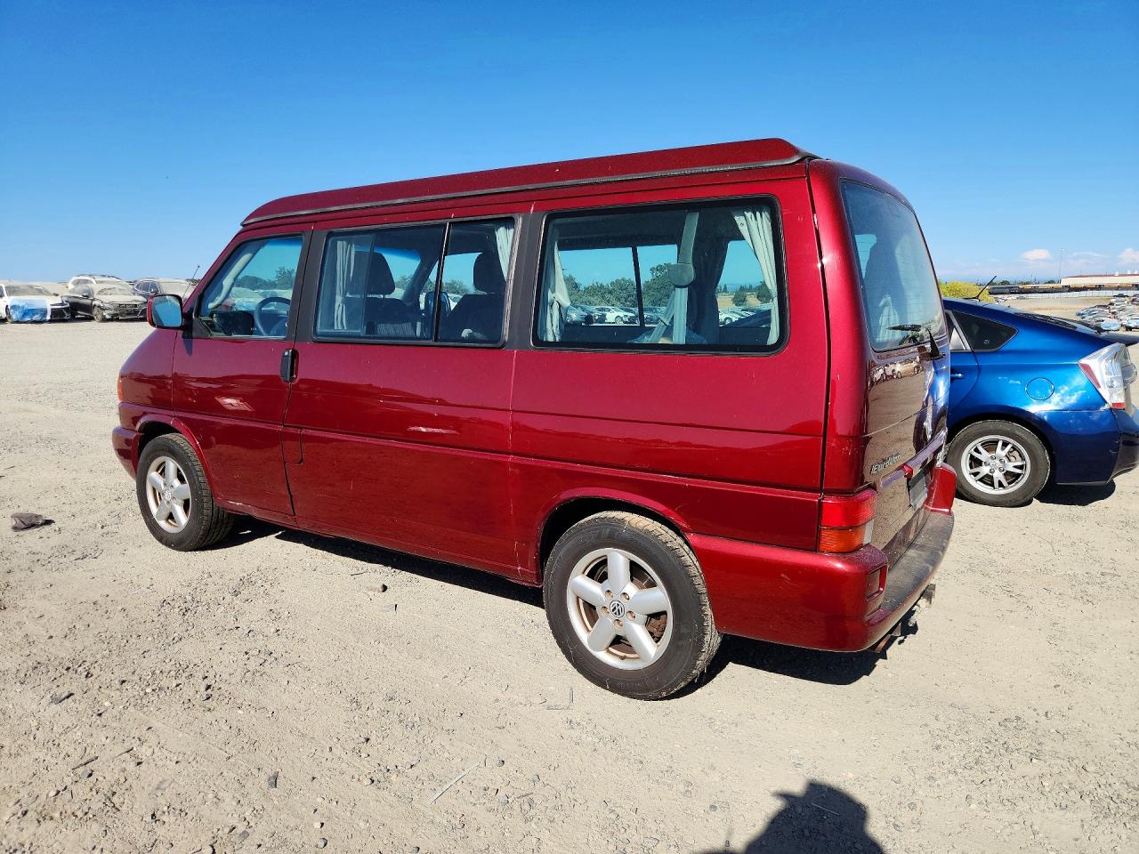2002 Volkswagen Eurovan Mv Красный vin: WV2NB470X2H057325