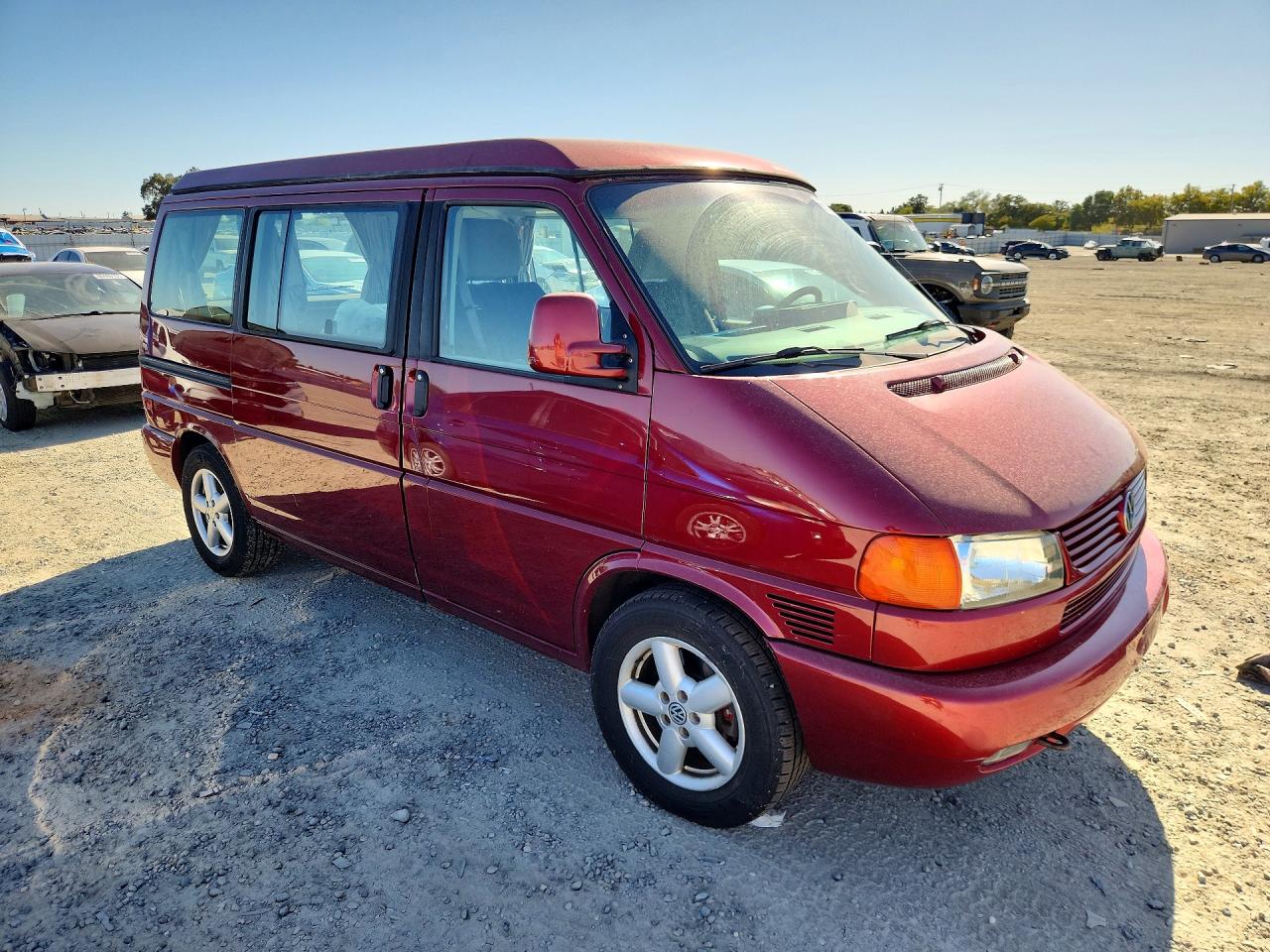 2002 Volkswagen Eurovan Mv Красный vin: WV2NB470X2H057325
