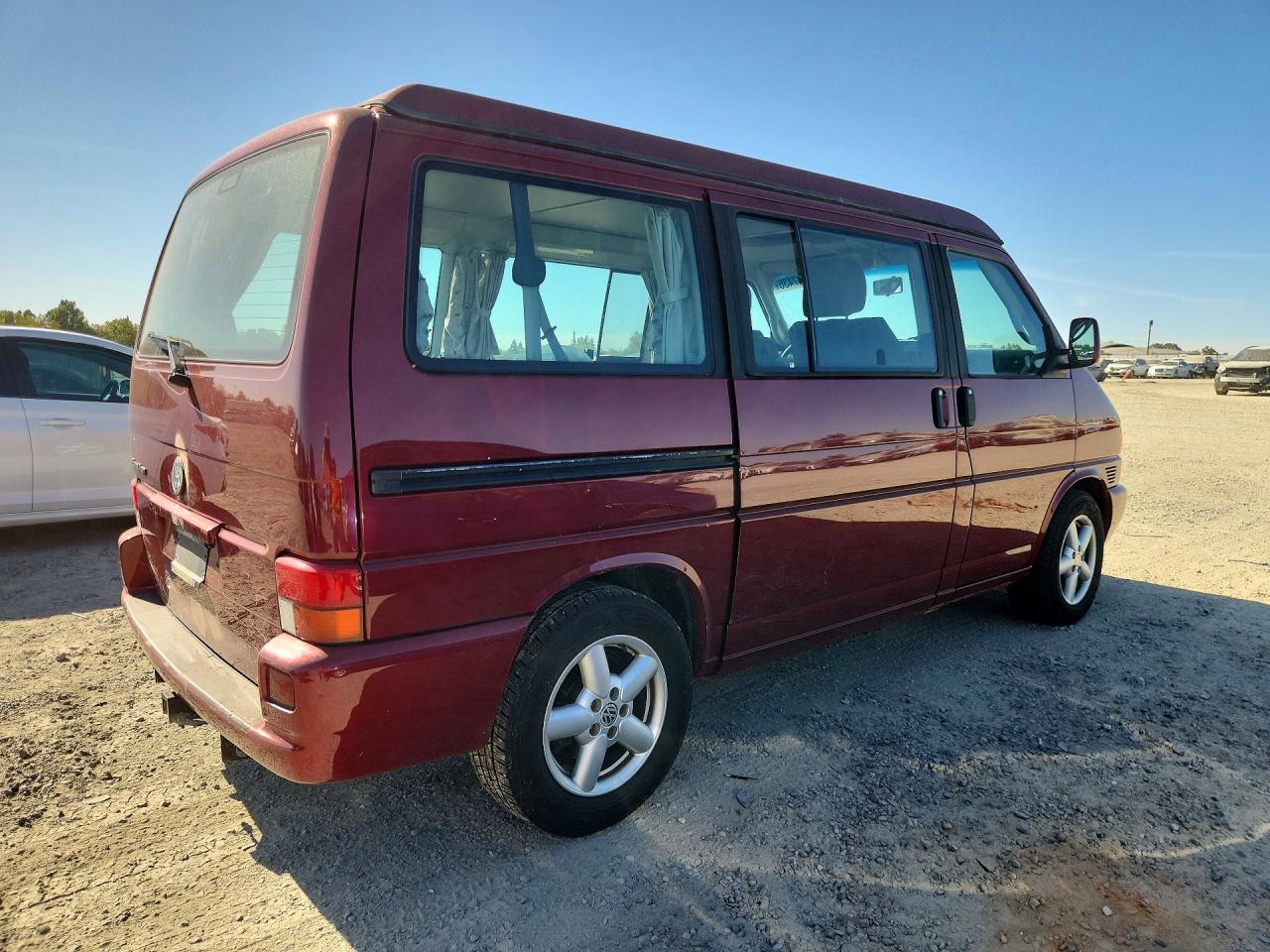 2002 Volkswagen Eurovan Mv Красный vin: WV2NB470X2H057325