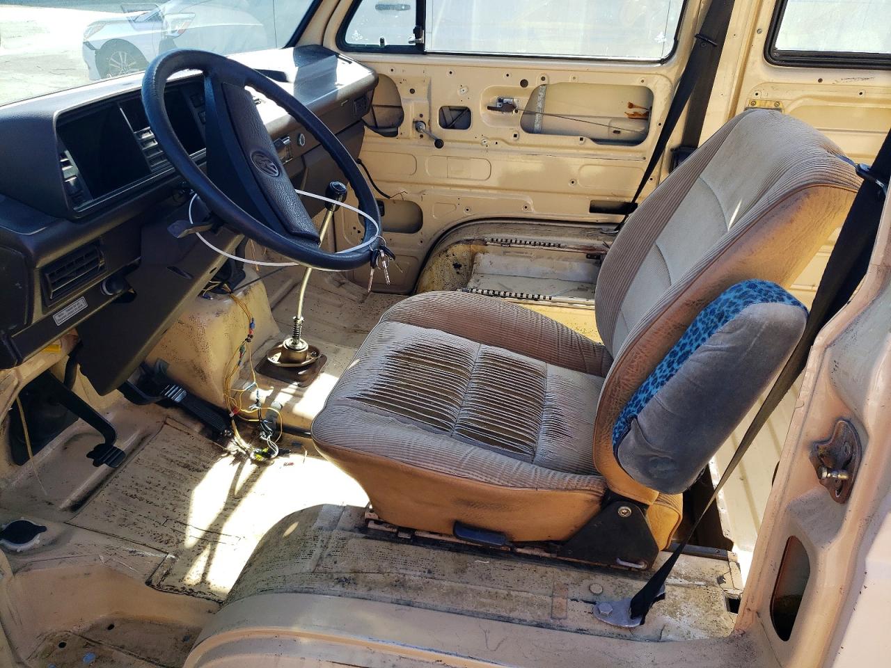 1985 Volkswagen Vanagon Kombi Cream vin: WV2XB0255FH074995