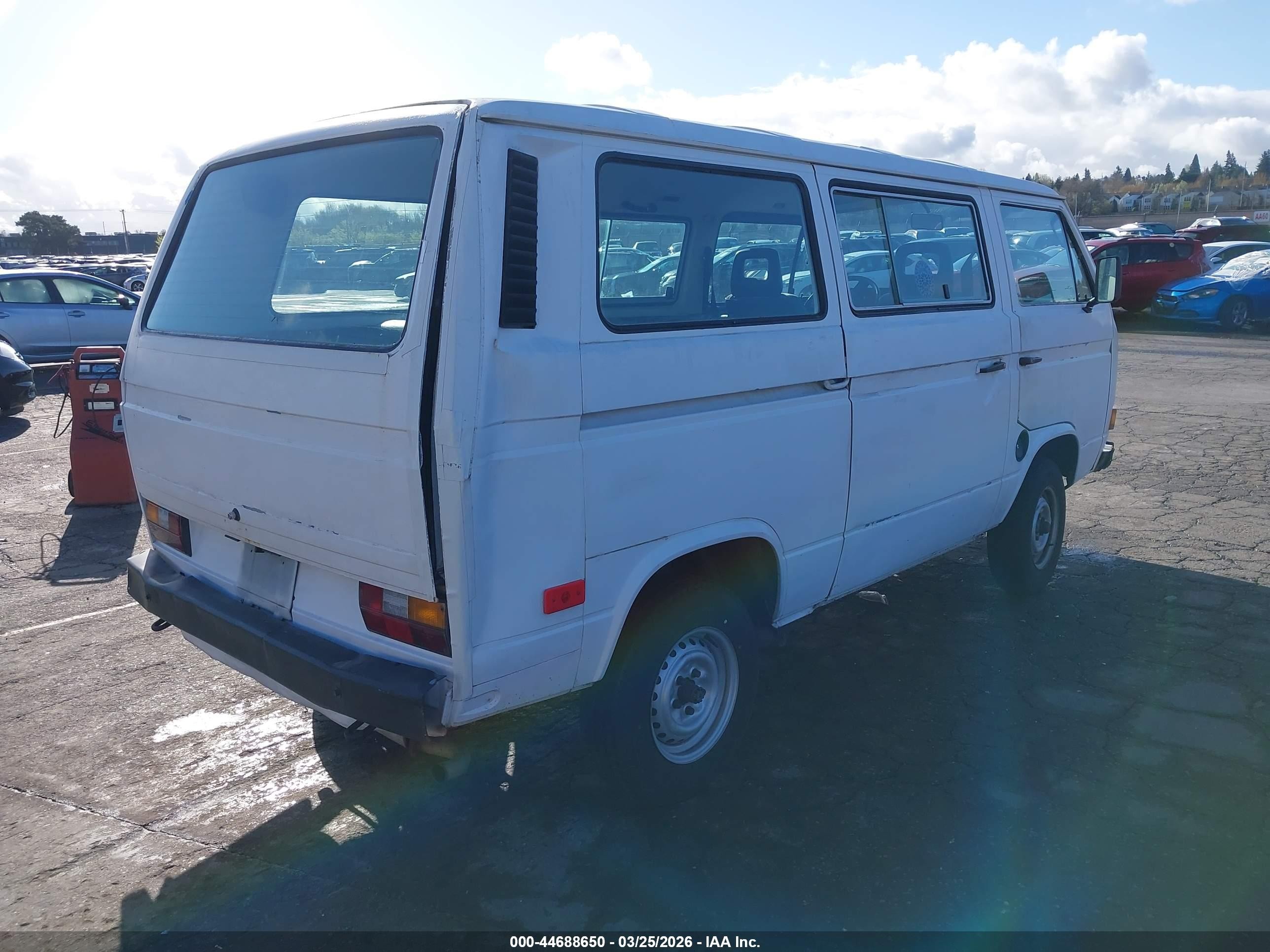 1984 Volkswagen Vanagon Bus White vin: WV2YB0252EH053766