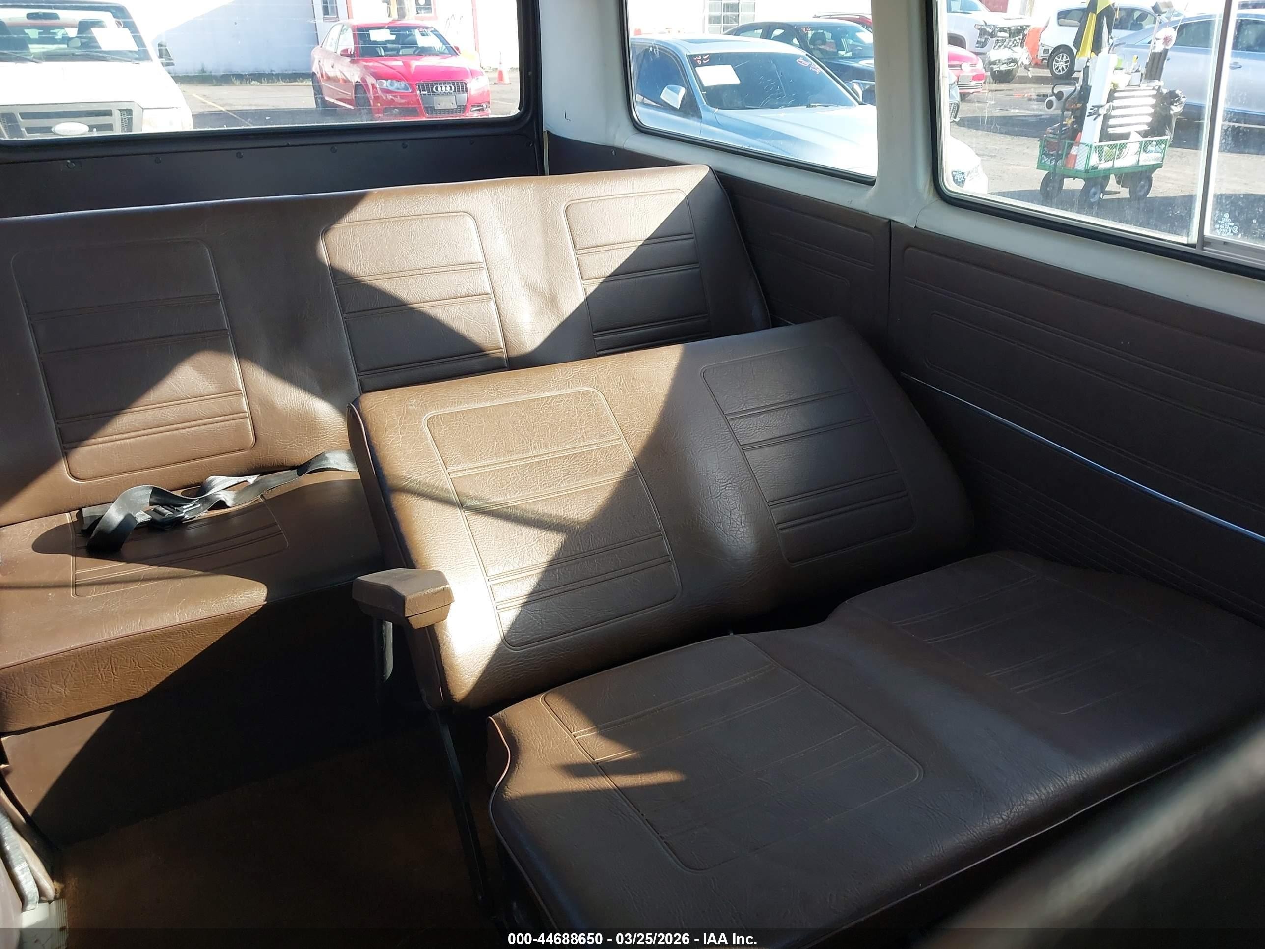 1984 Volkswagen Vanagon Bus White vin: WV2YB0252EH053766