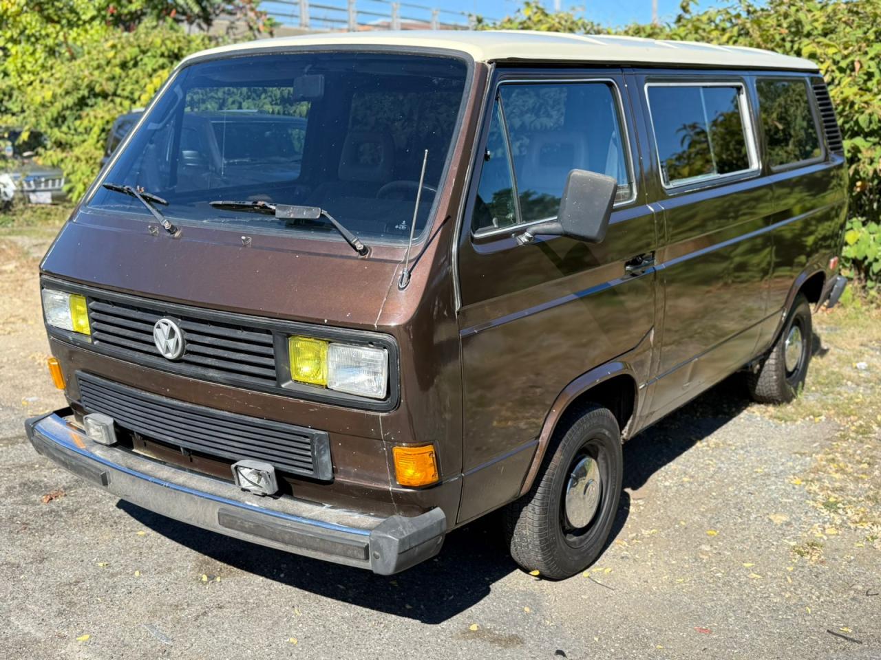 WV2YB0252HH106843