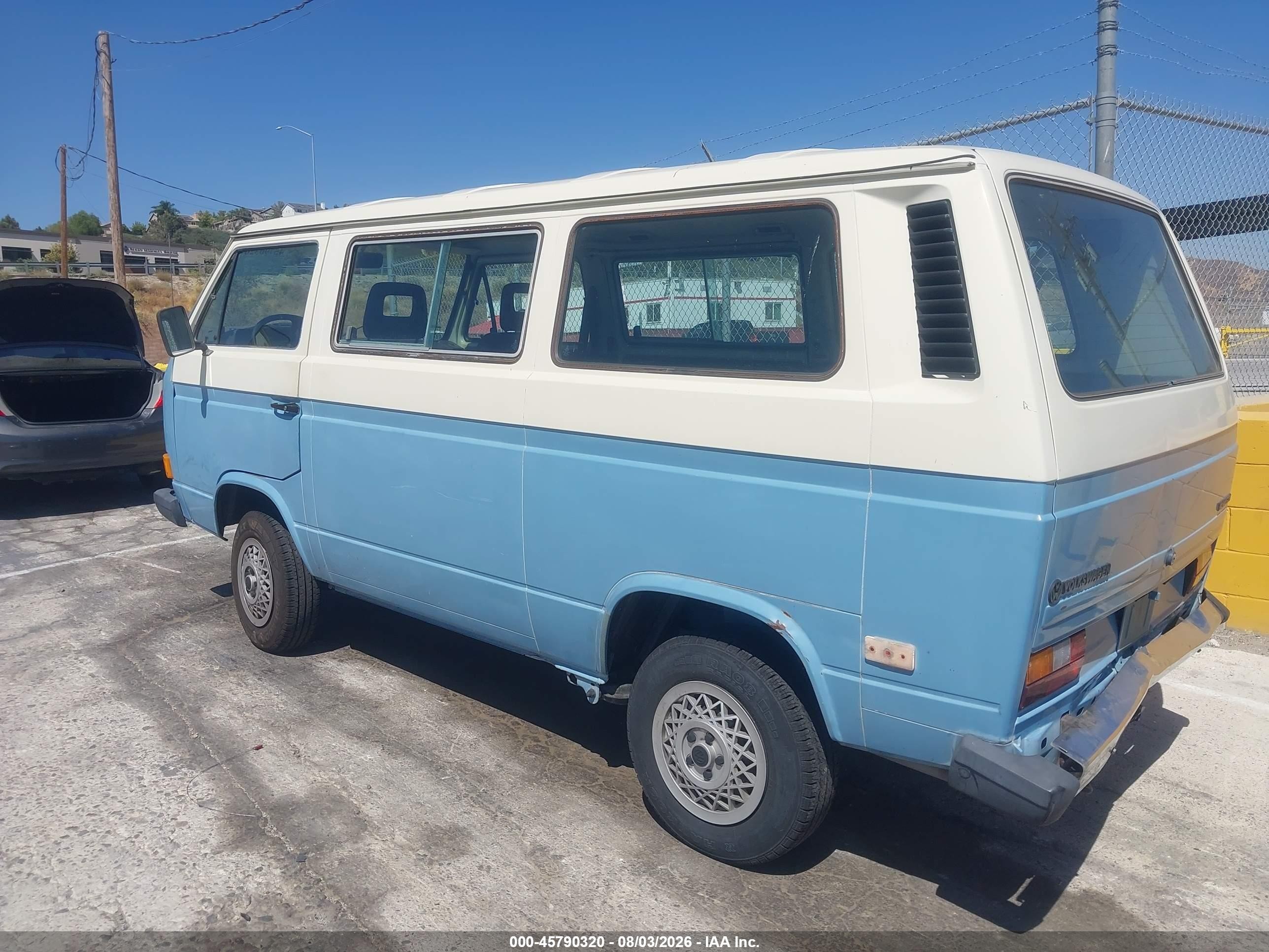 1984 Volkswagen Vanagon Bus Blue vin: WV2YB0253EH034160