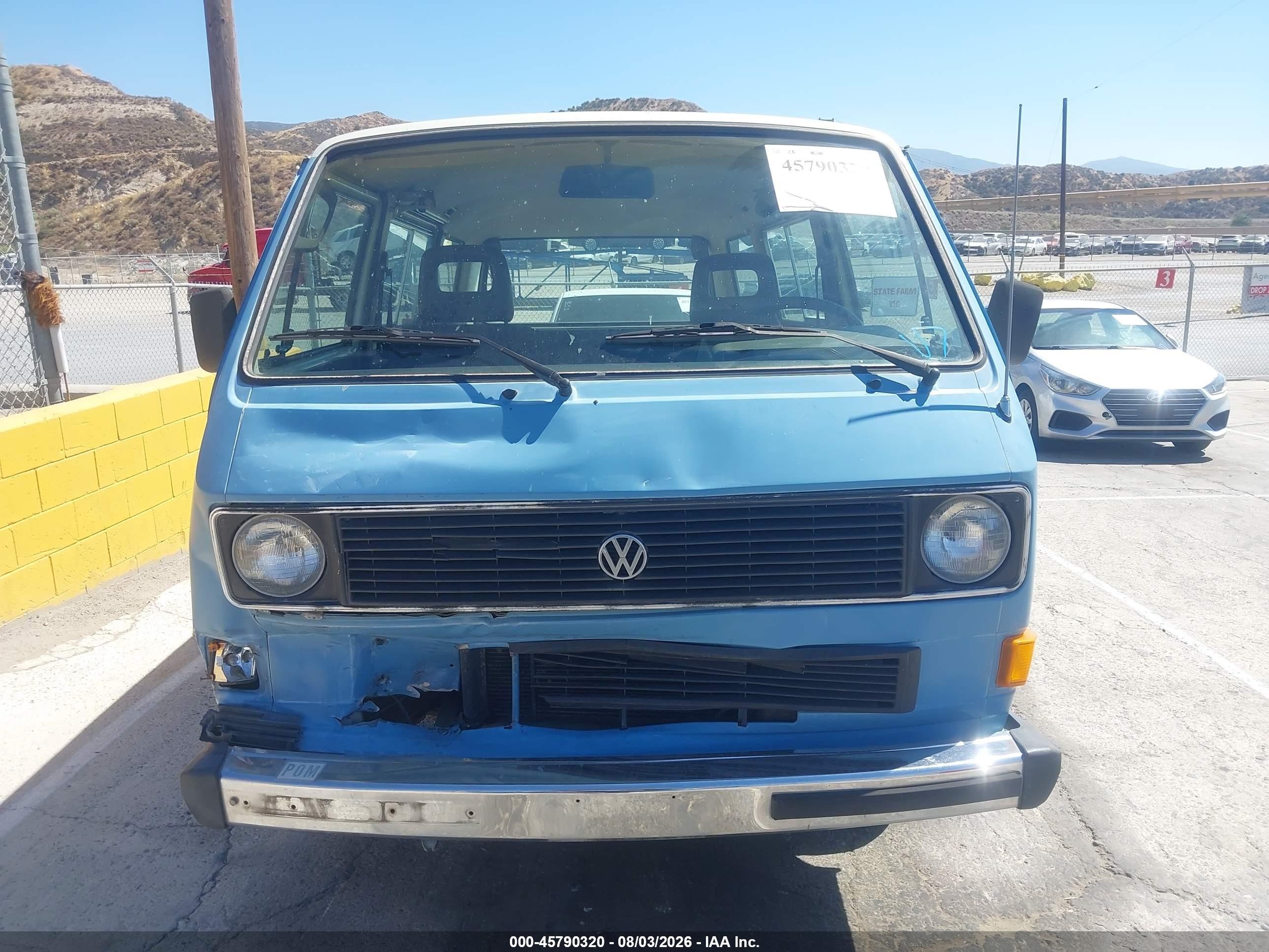 1984 Volkswagen Vanagon Bus Blue vin: WV2YB0253EH034160