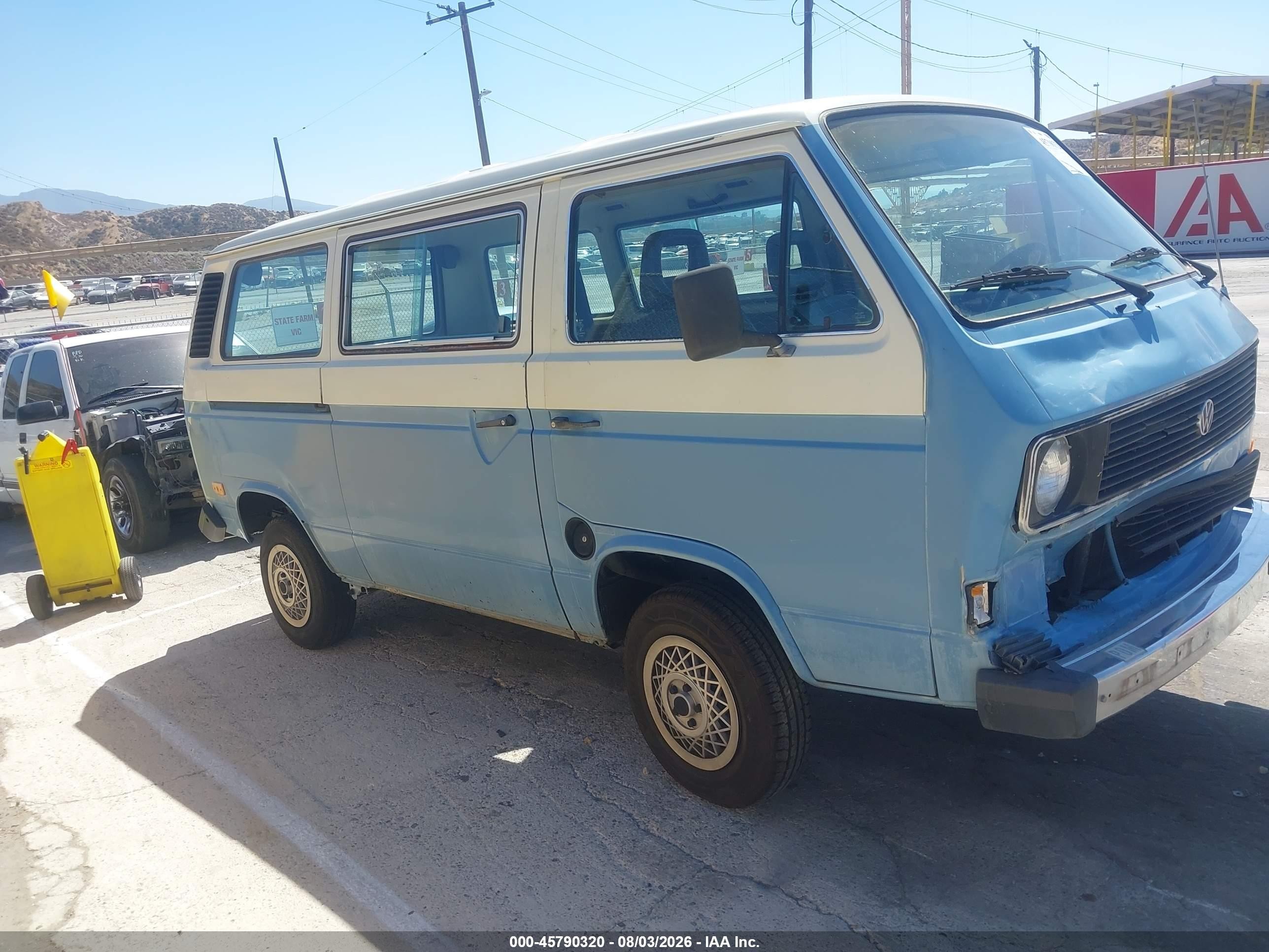 1984 Volkswagen Vanagon Bus Blue vin: WV2YB0253EH034160