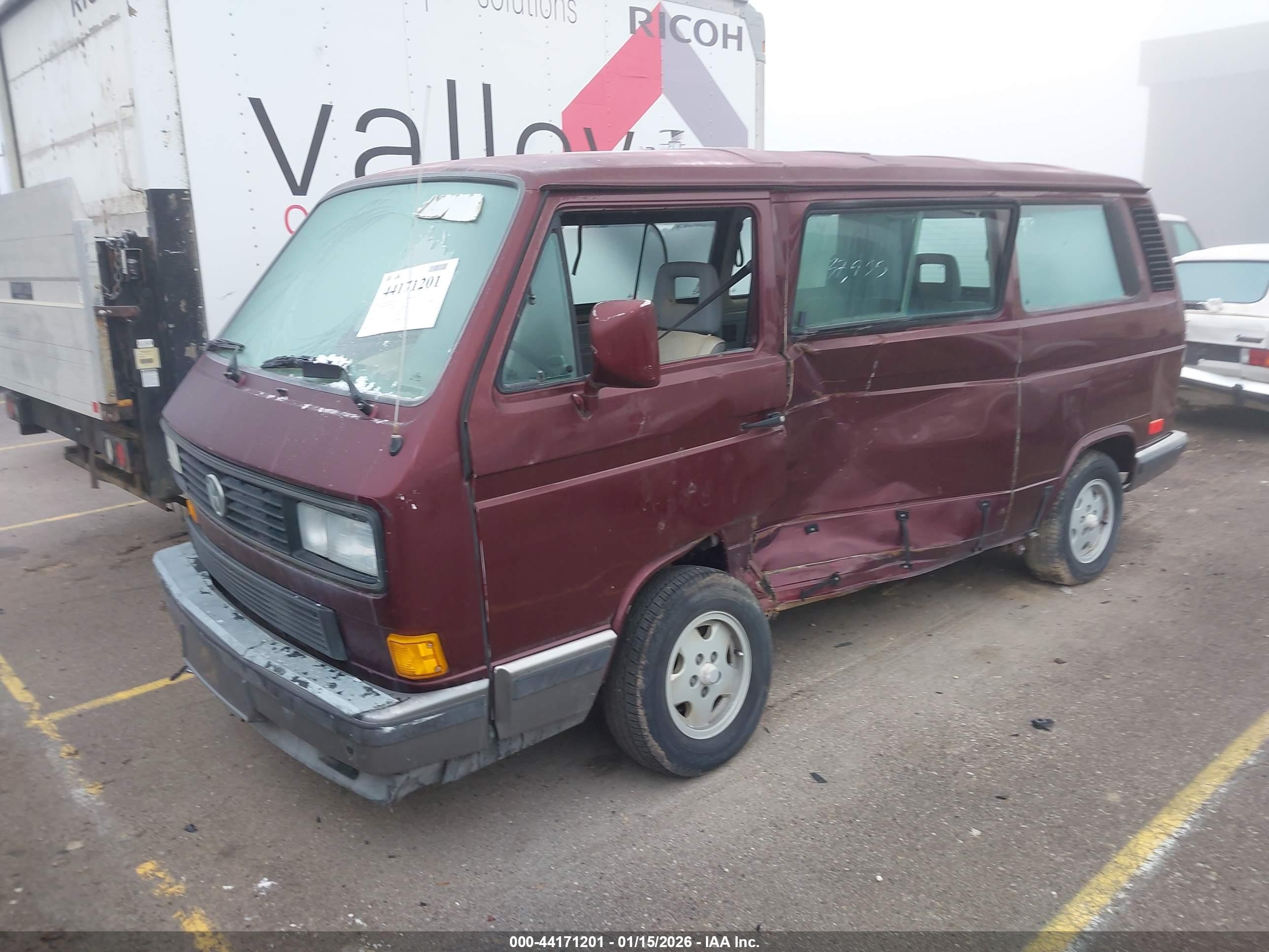 1991 Volkswagen Vanagon Bus Красный vin: WV2YB0253MG009019