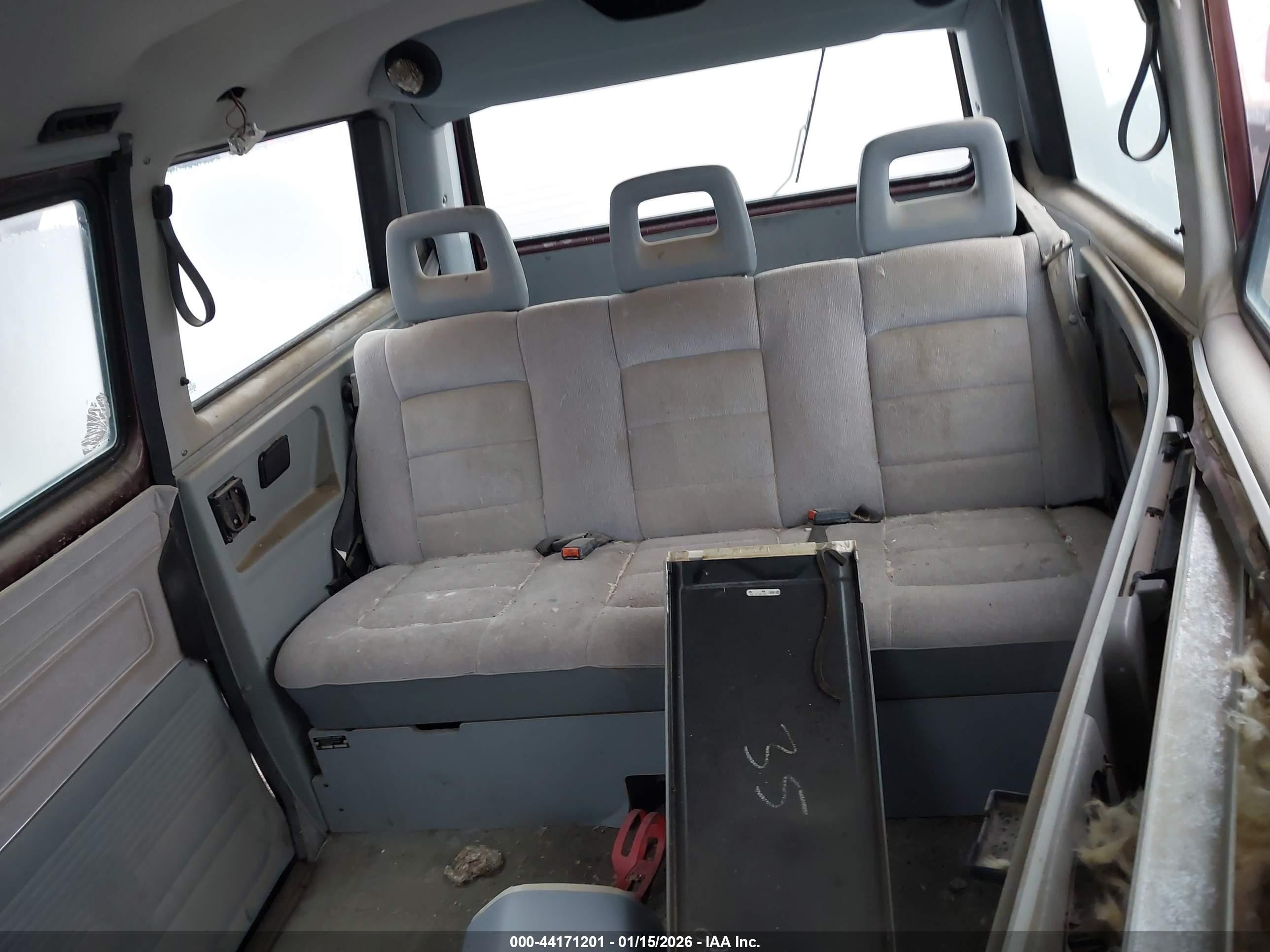 1991 Volkswagen Vanagon Bus Красный vin: WV2YB0253MG009019