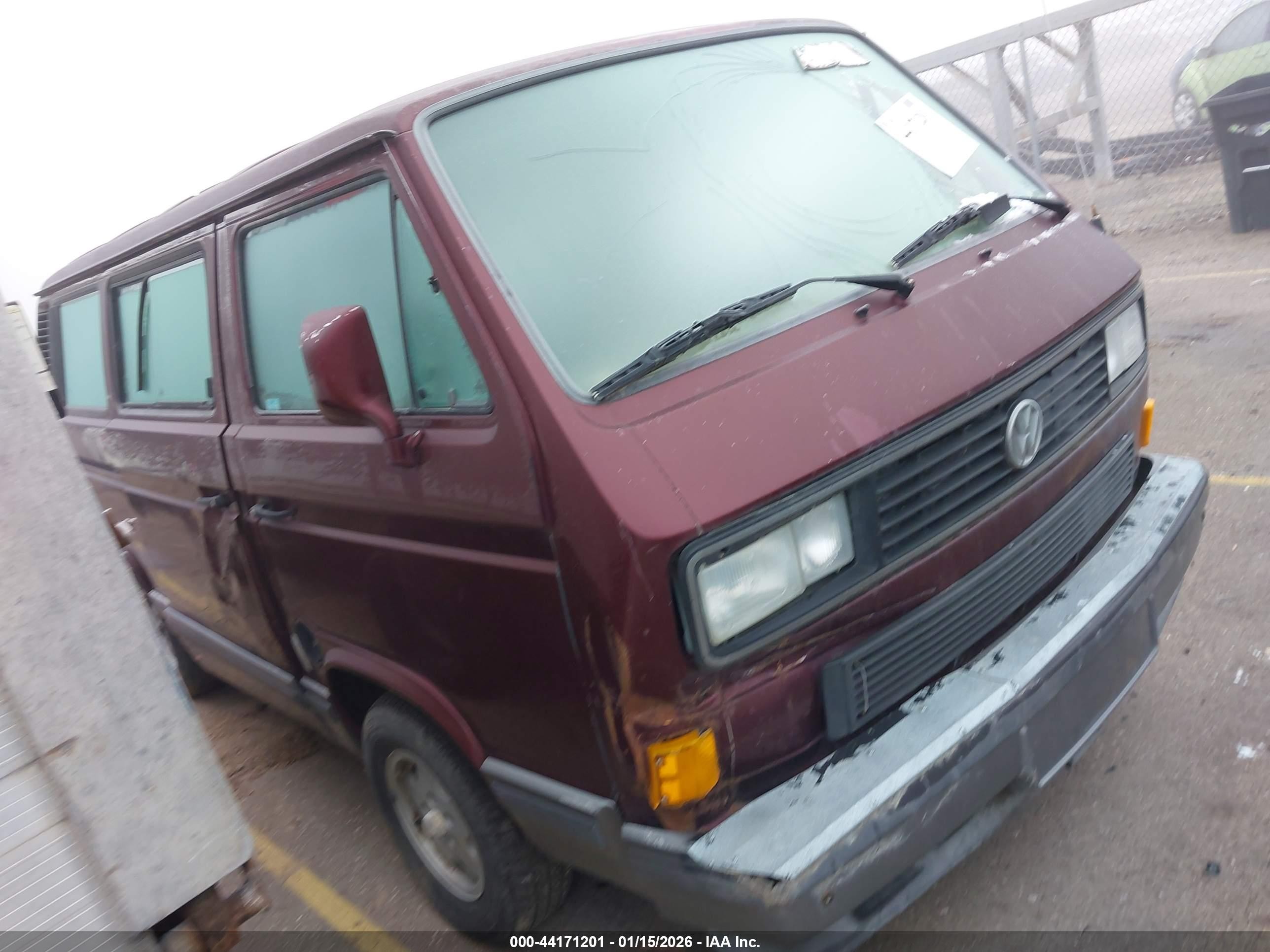 1991 Volkswagen Vanagon Bus Красный vin: WV2YB0253MG009019