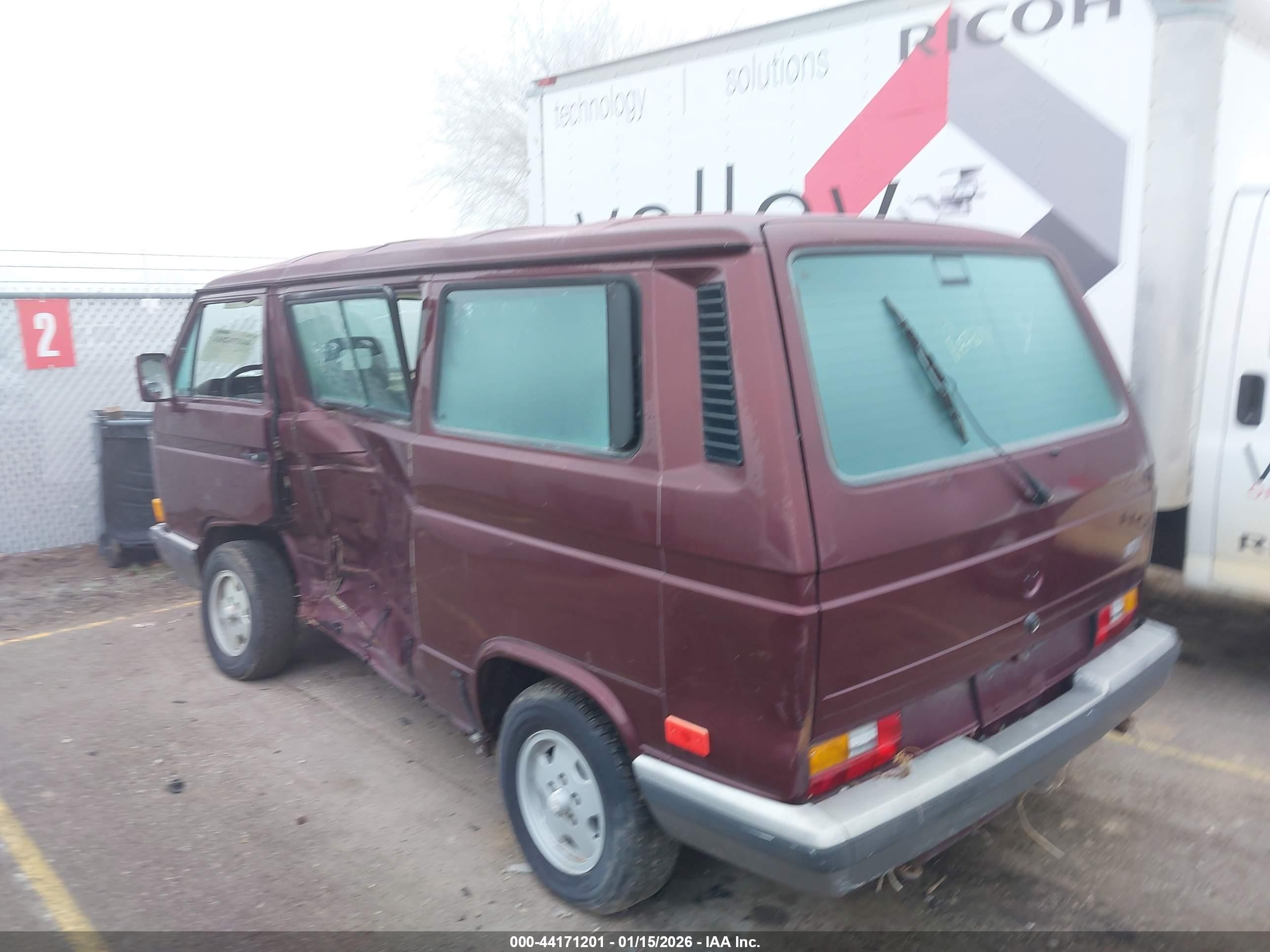 1991 Volkswagen Vanagon Bus Красный vin: WV2YB0253MG009019