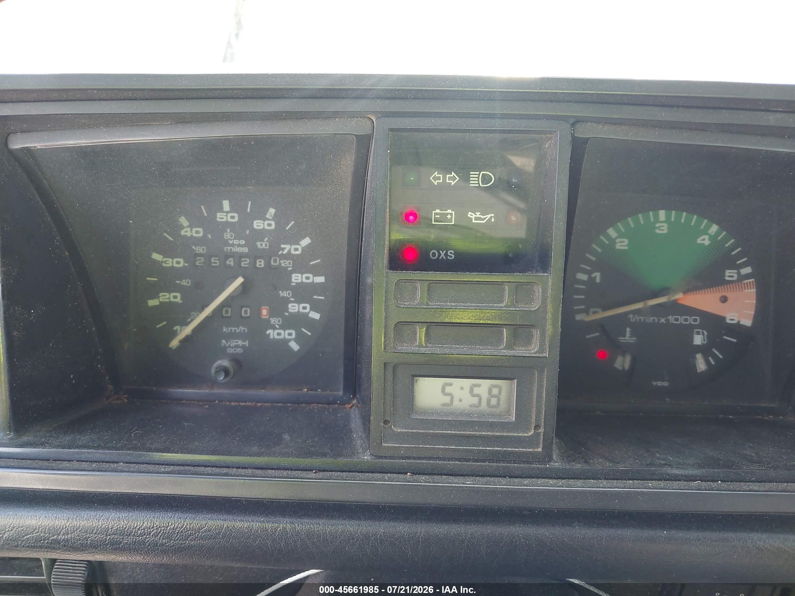 1987 Volkswagen Vanagon Bus Silver vin: WV2YB0254HH070444