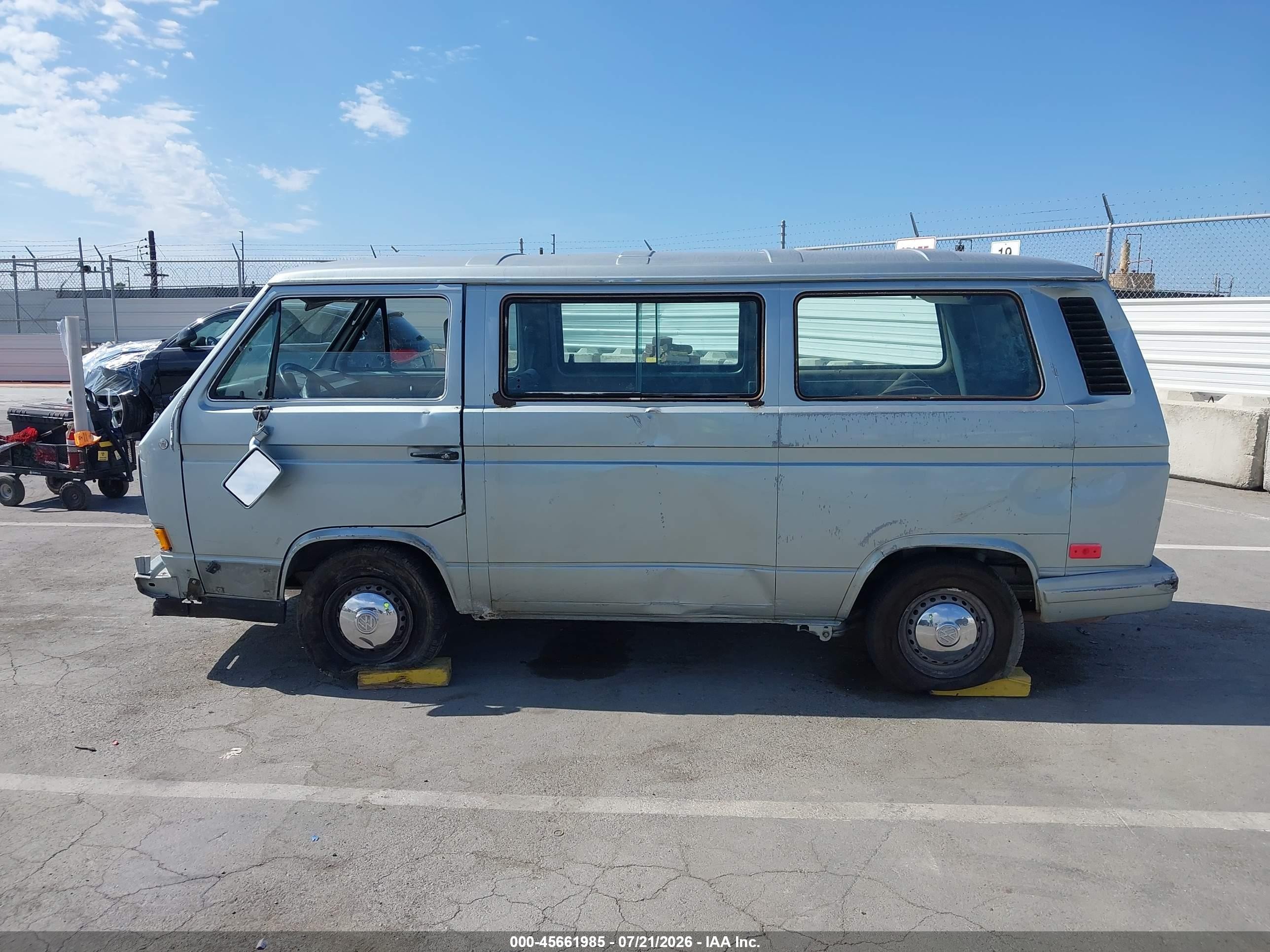 1987 Volkswagen Vanagon Bus Silver vin: WV2YB0254HH070444