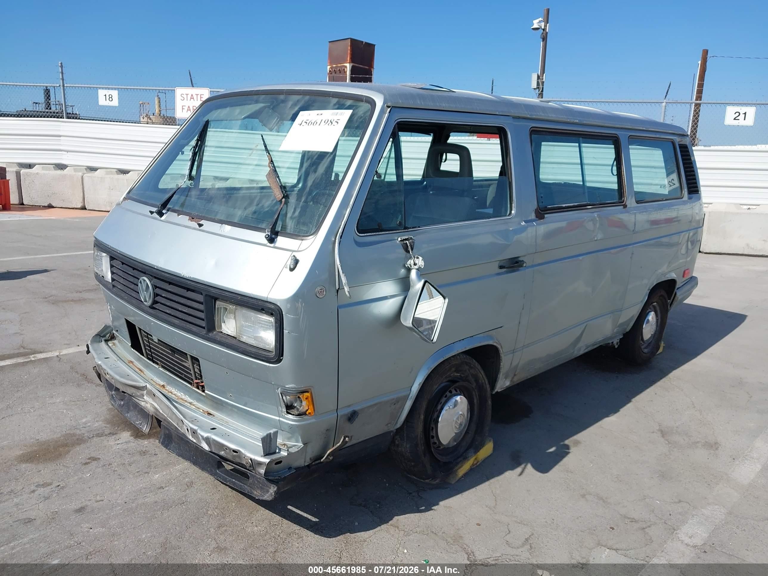 1987 Volkswagen Vanagon Bus Silver vin: WV2YB0254HH070444