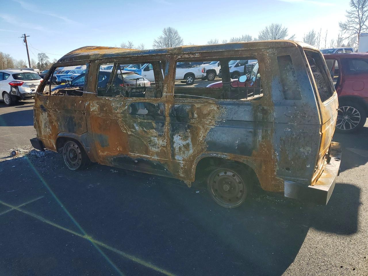 1991 Volkswagen Vanagon Bus Burn vin: WV2YB0256MG000217
