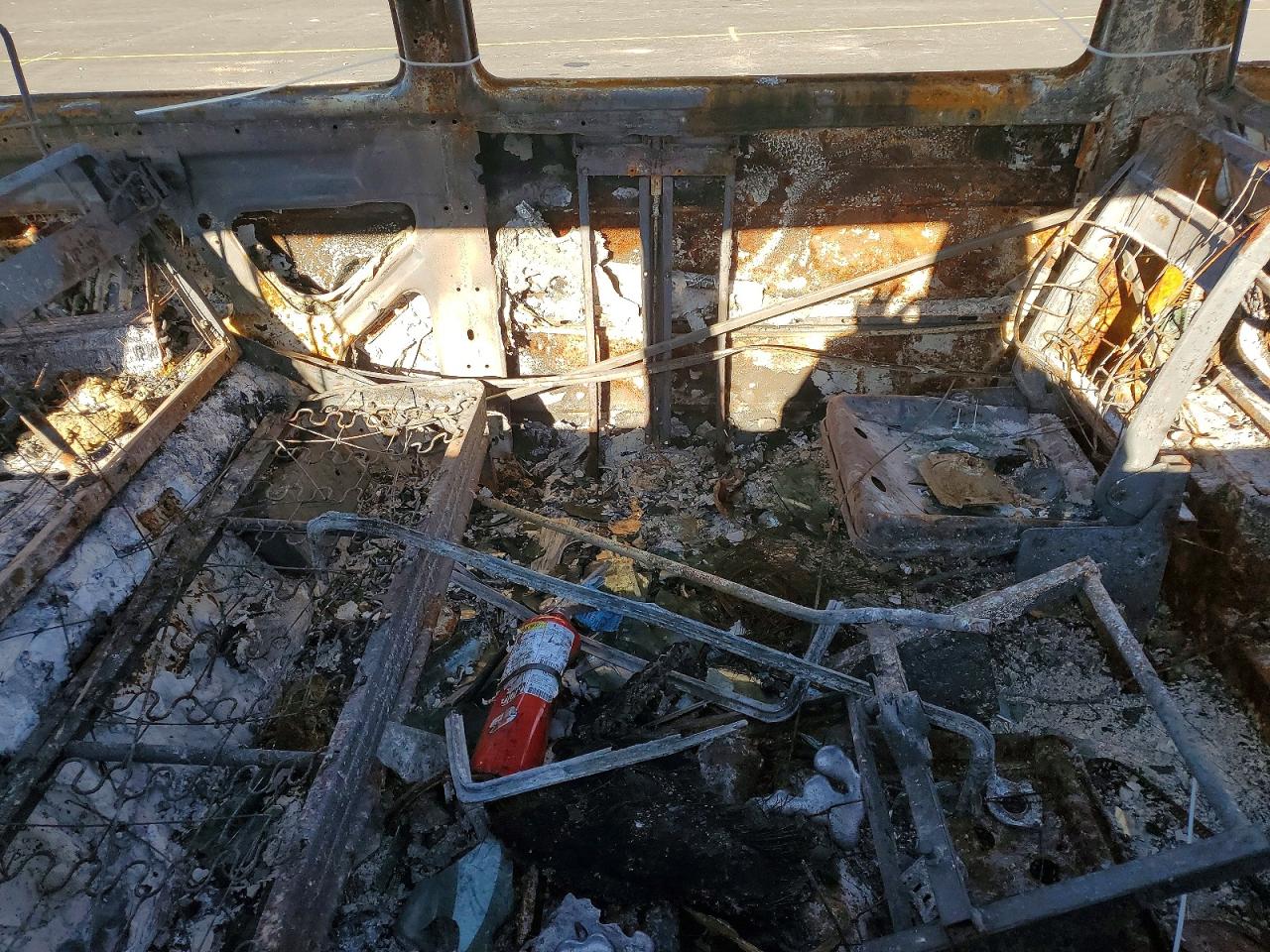 1991 Volkswagen Vanagon Bus Burn vin: WV2YB0256MG000217
