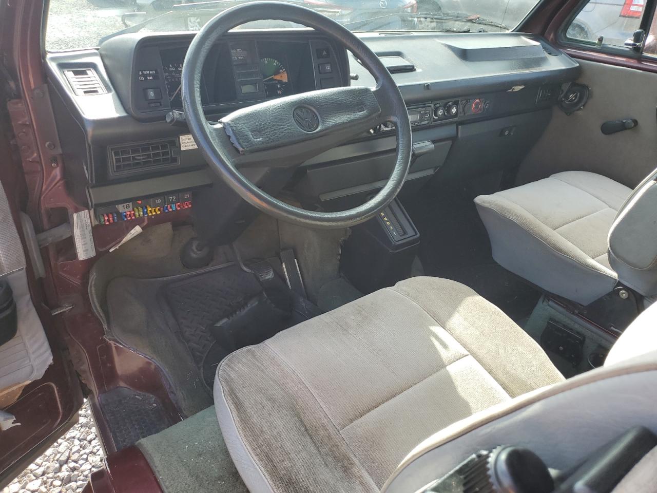 1991 Volkswagen Vanagon Bus Бордовый vin: WV2YB0256MG008995