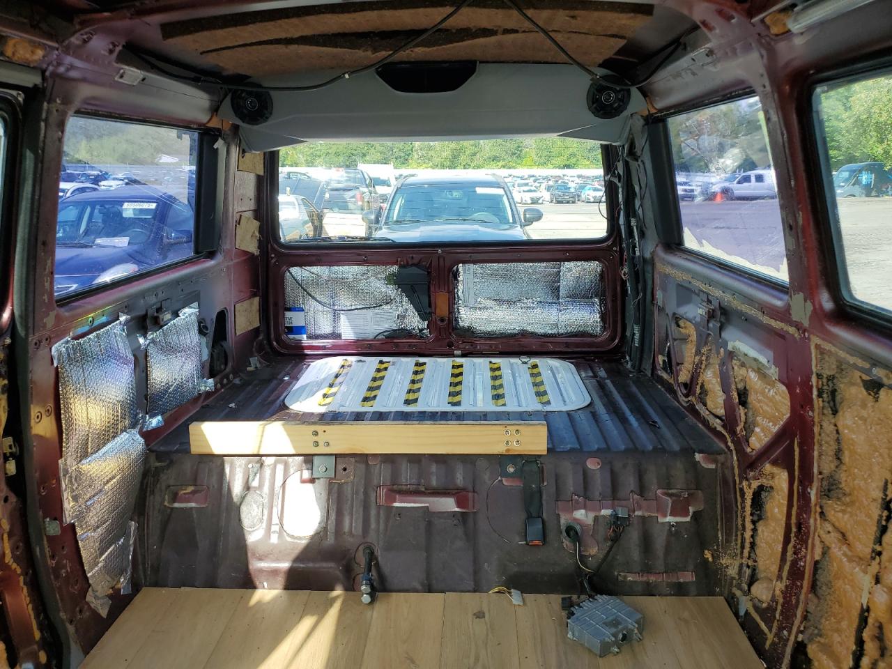1991 Volkswagen Vanagon Bus Бордовый vin: WV2YB0256MG008995