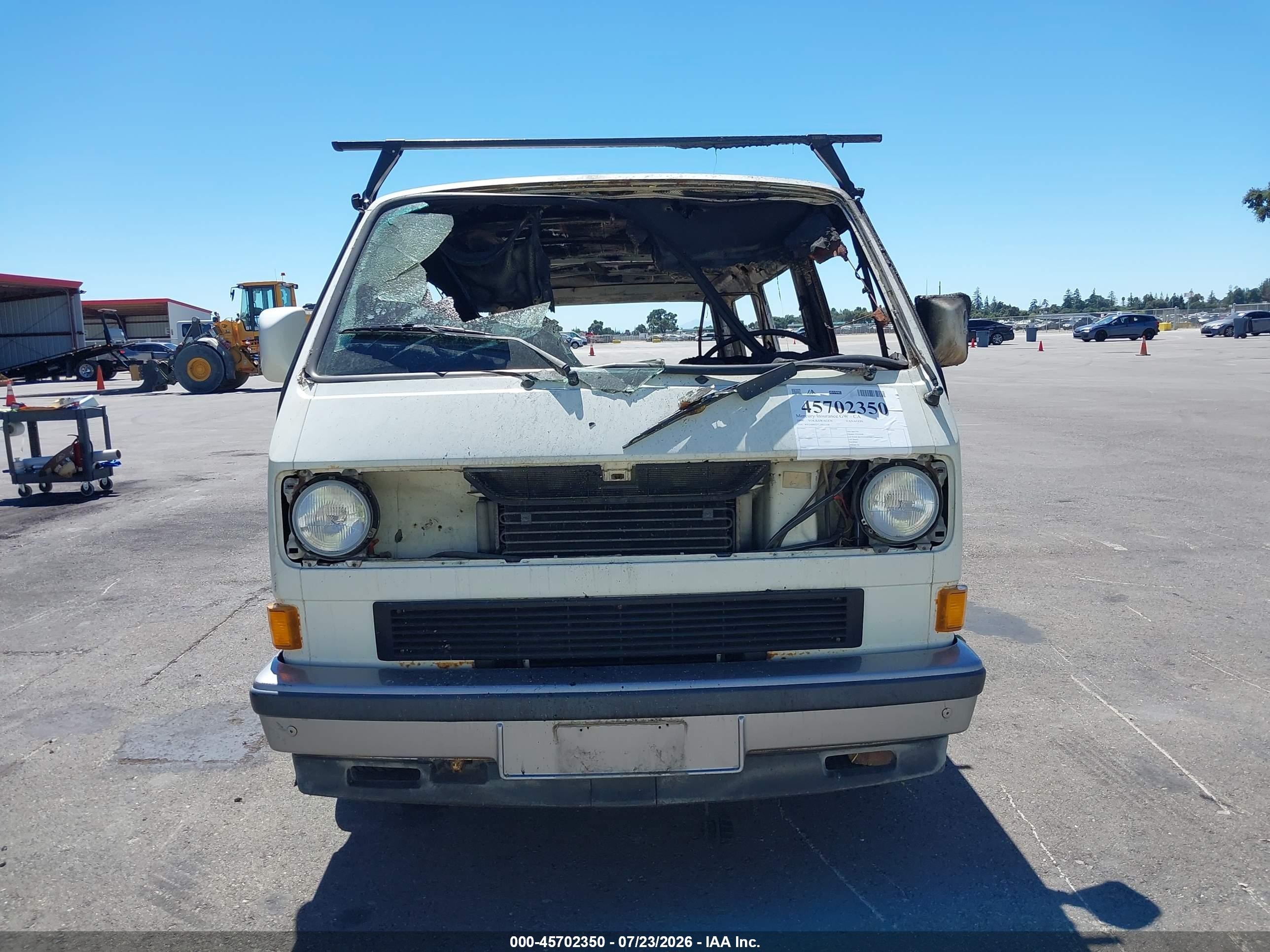 1990 Volkswagen Vanagon Bus White vin: WV2YB0257LH011168