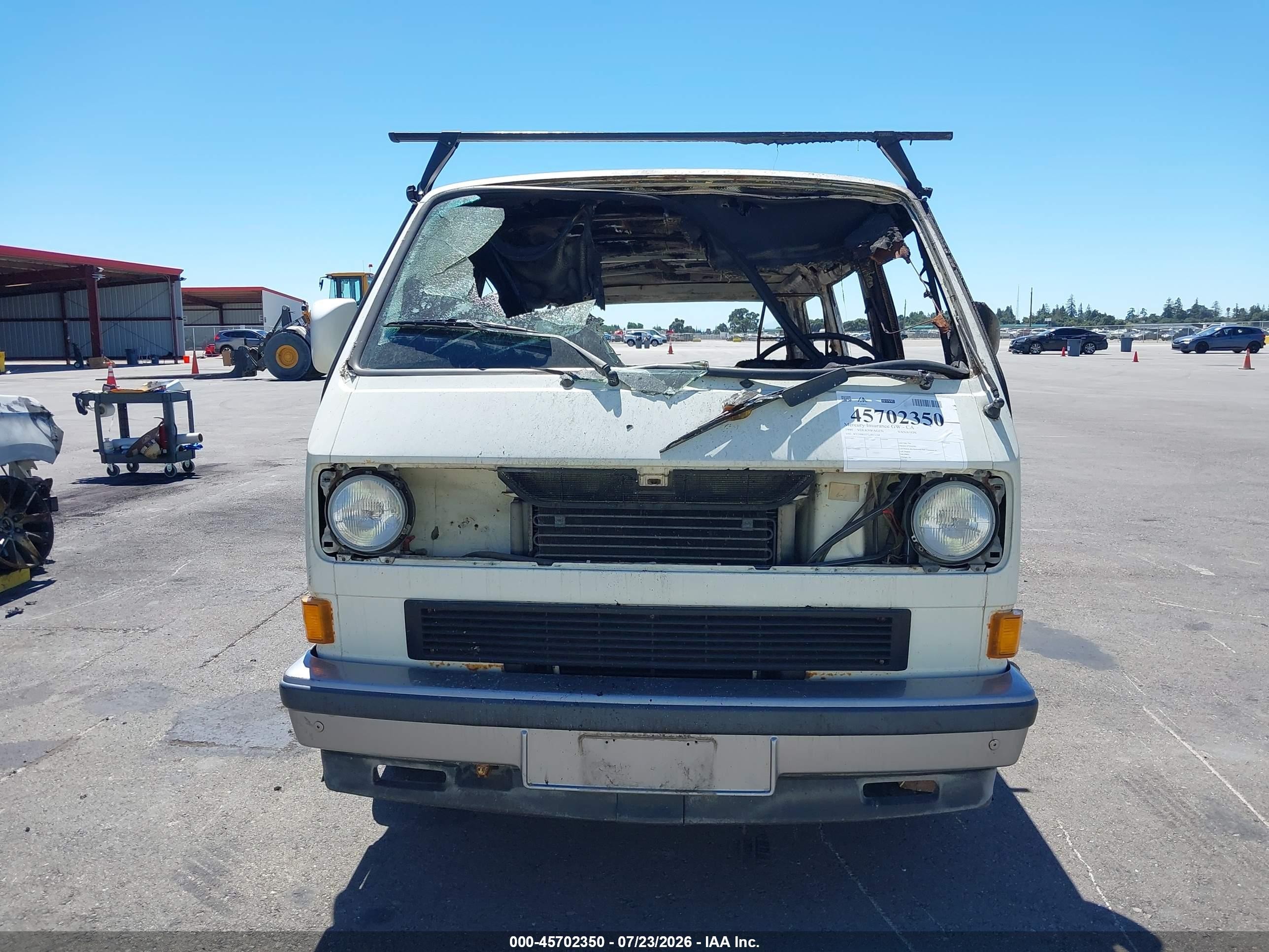 1990 Volkswagen Vanagon Bus White vin: WV2YB0257LH011168