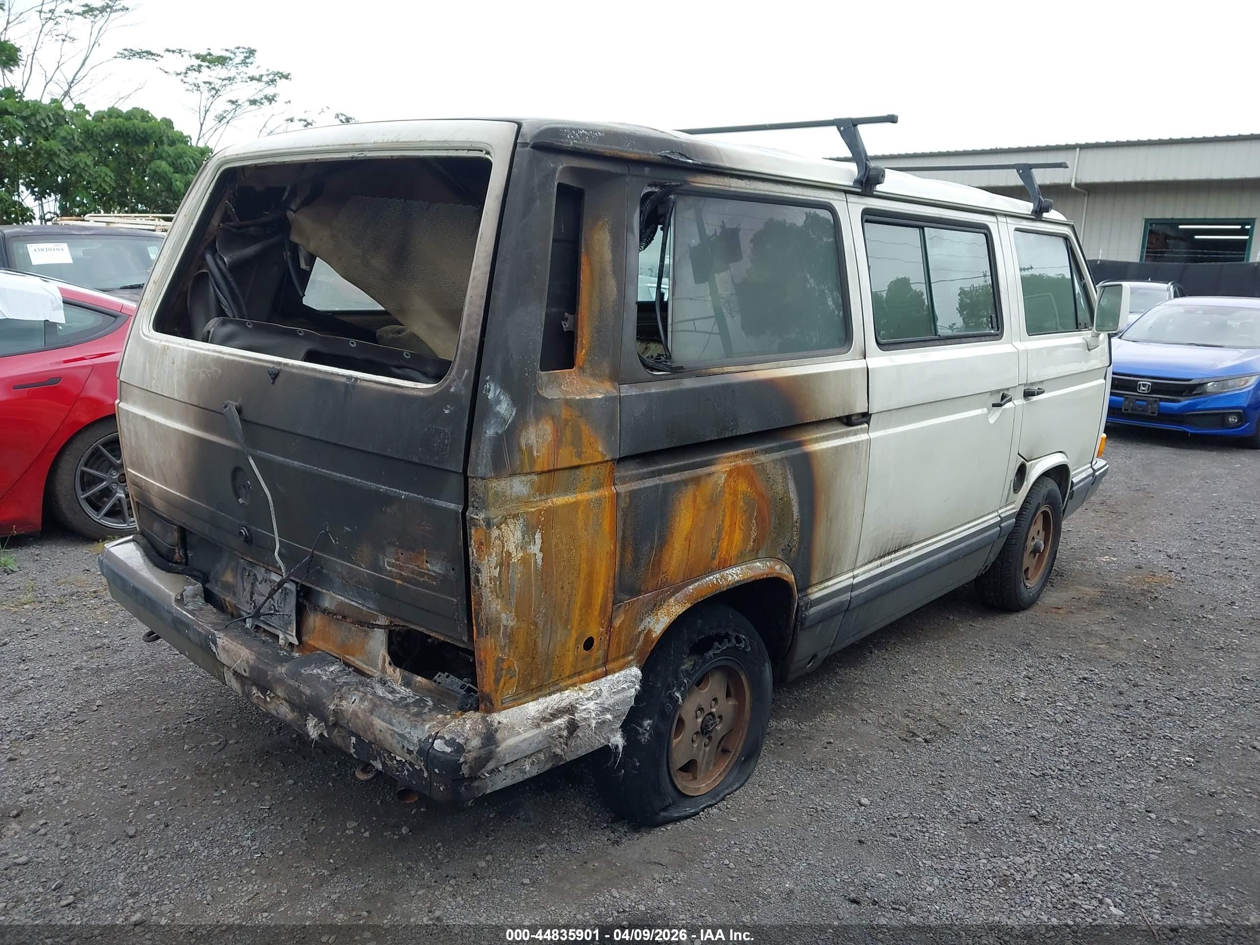 1990 Volkswagen Vanagon Bus White vin: WV2YB0258LG104416