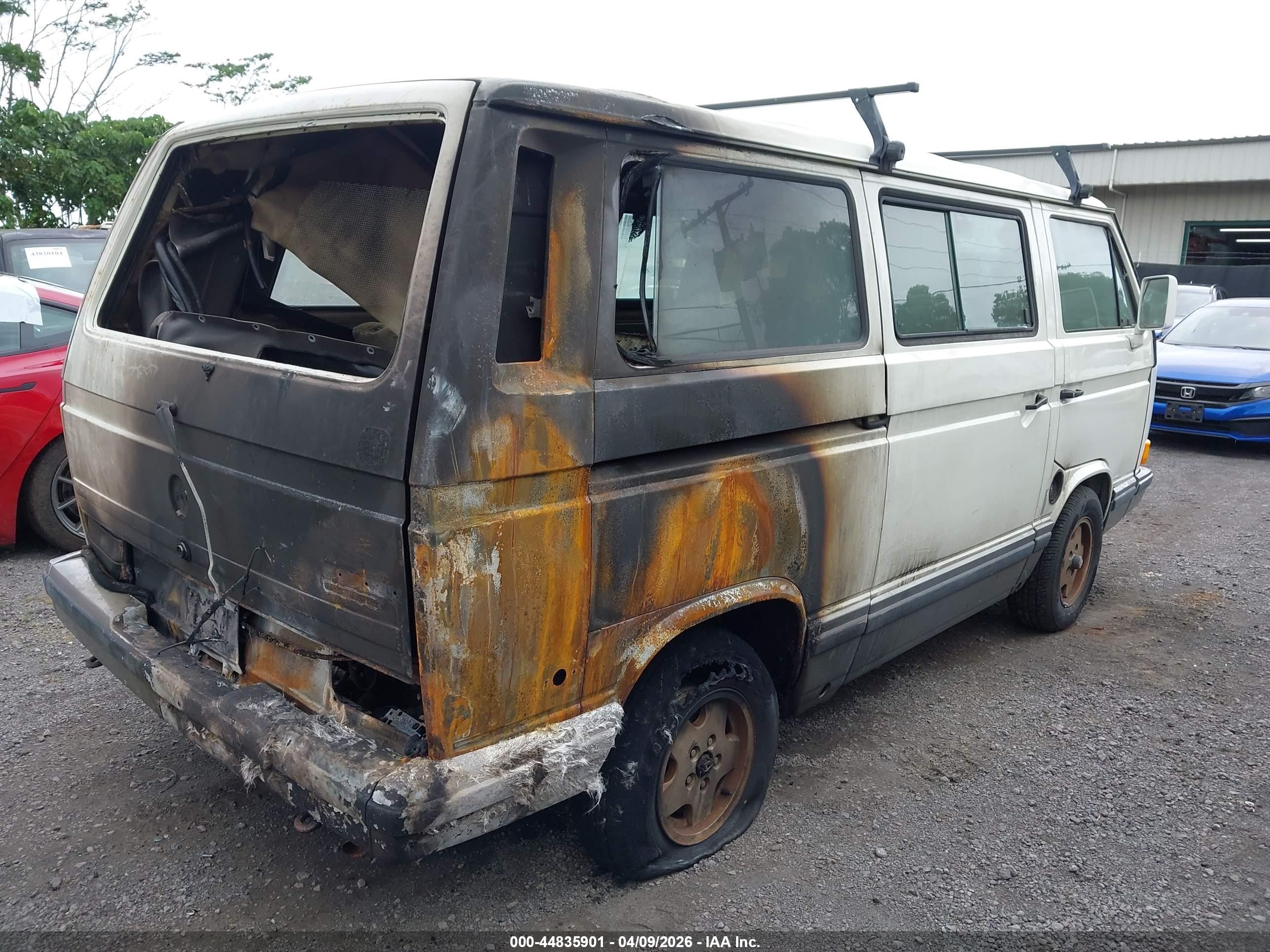 1990 Volkswagen Vanagon Bus White vin: WV2YB0258LG104416