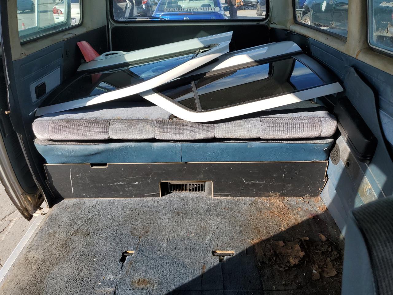 1985 Volkswagen Vanagon Bus Silver vin: WV2YB0259FH031183