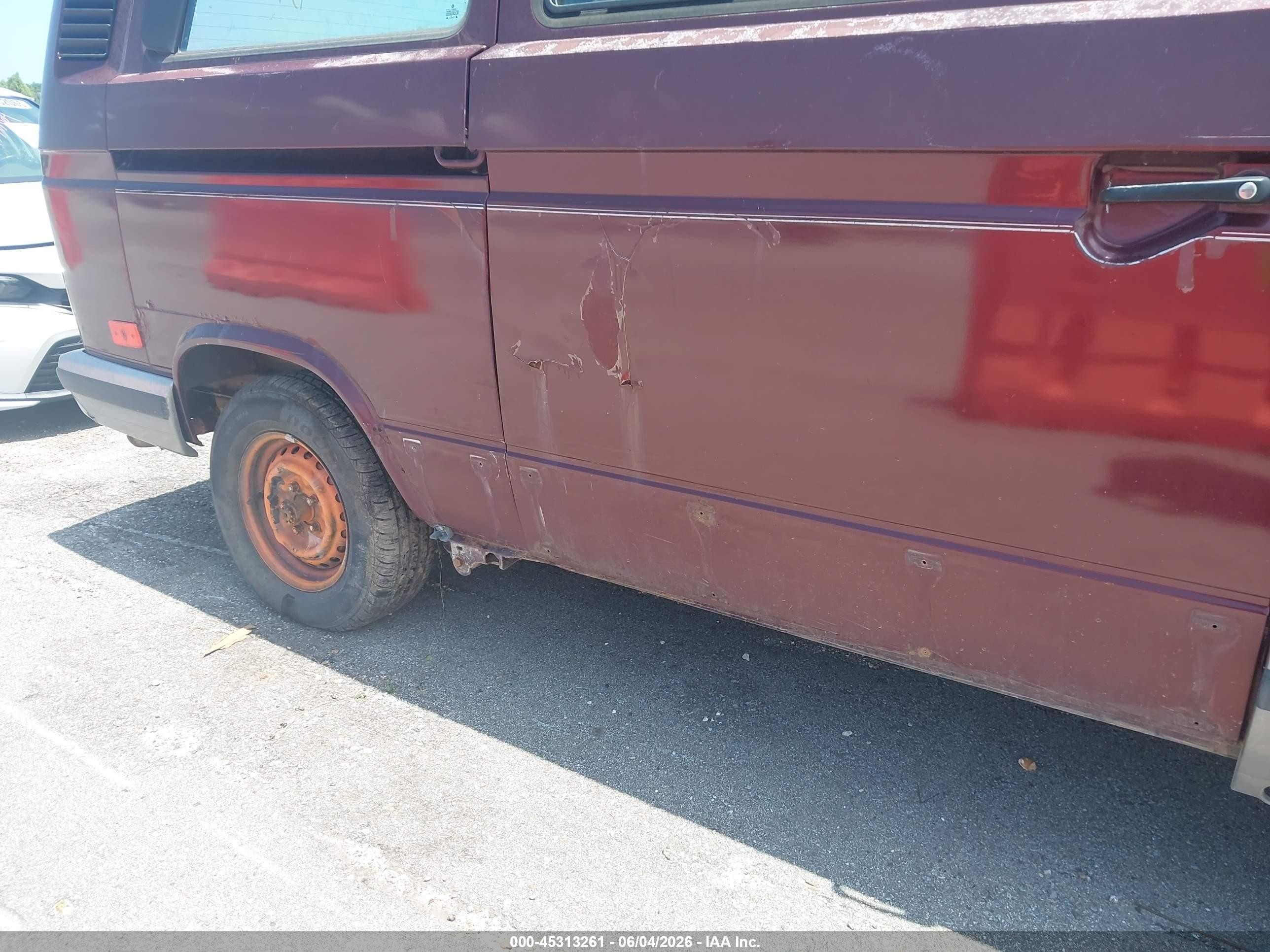 1990 Volkswagen Vanagon Bus Burgundy vin: WV2YB0259LH051641