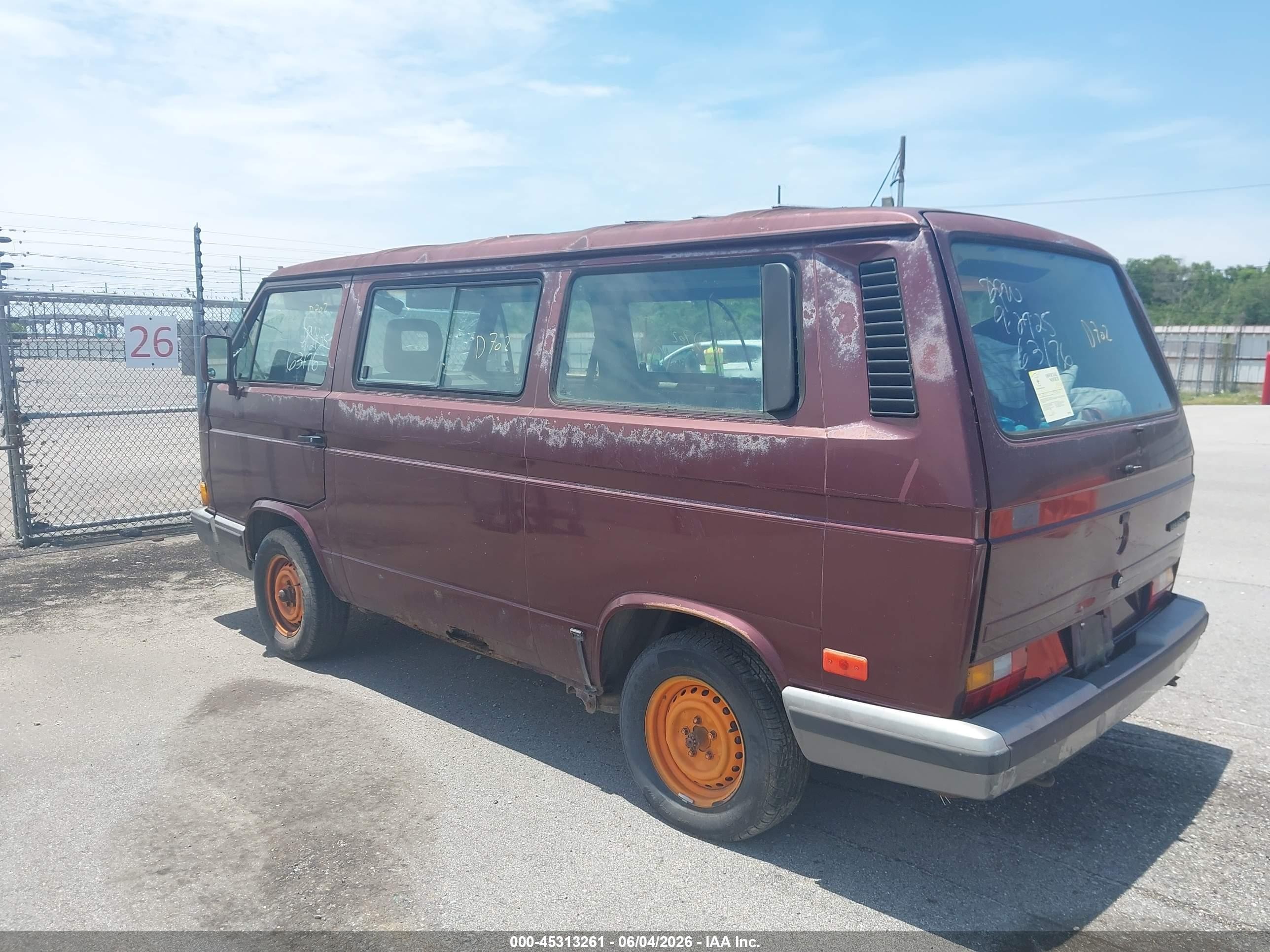 1990 Volkswagen Vanagon Bus Burgundy vin: WV2YB0259LH051641