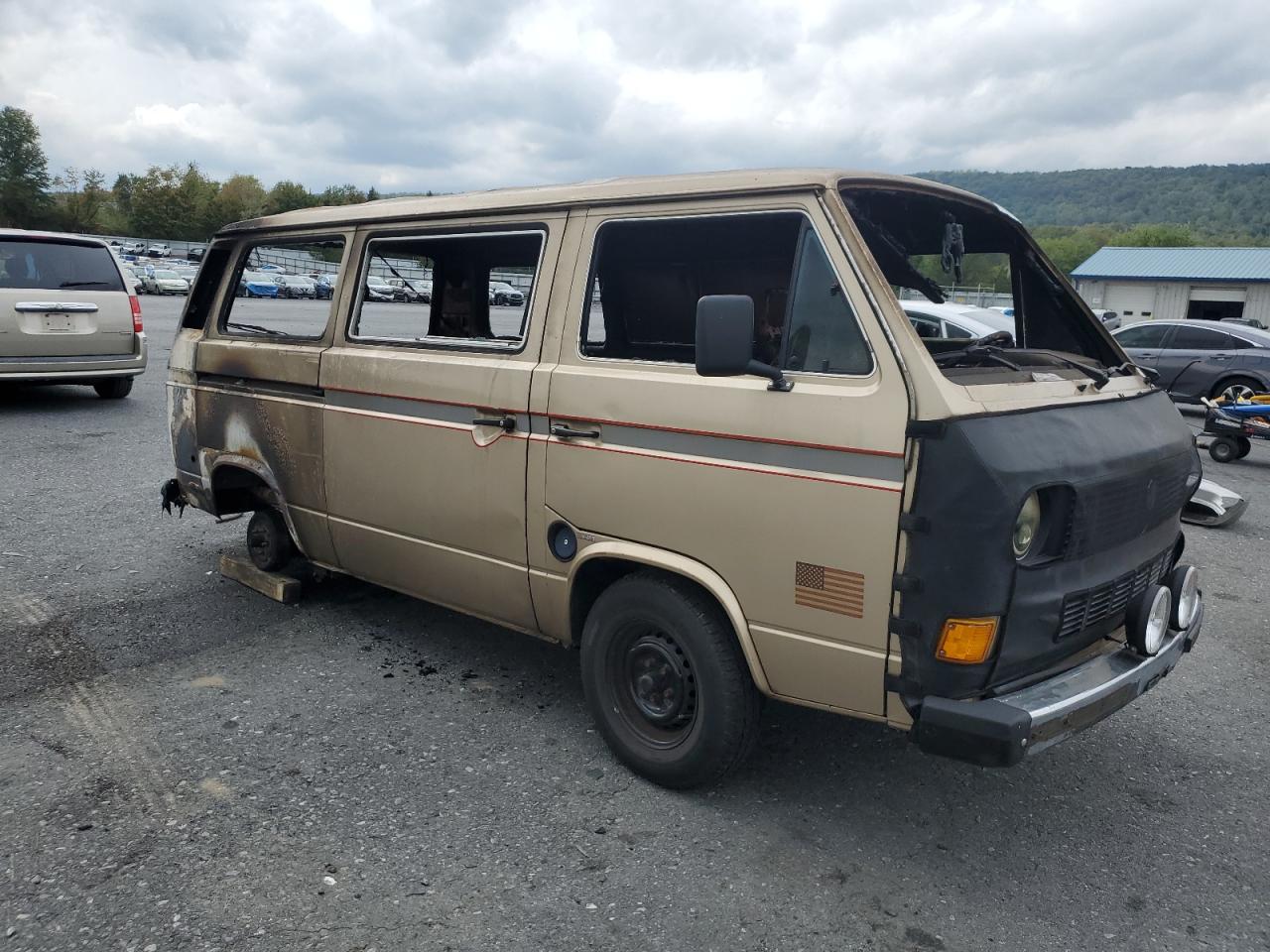 1985 Volkswagen Vanagon Bus Gold vin: WV2YB025XFH026994