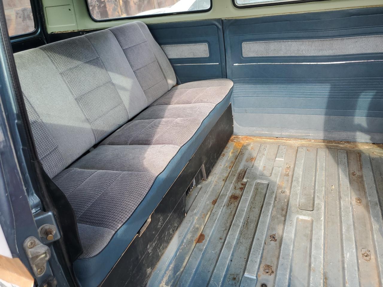 1985 Volkswagen Vanagon Bus Blue vin: WV2YB025XFH083048