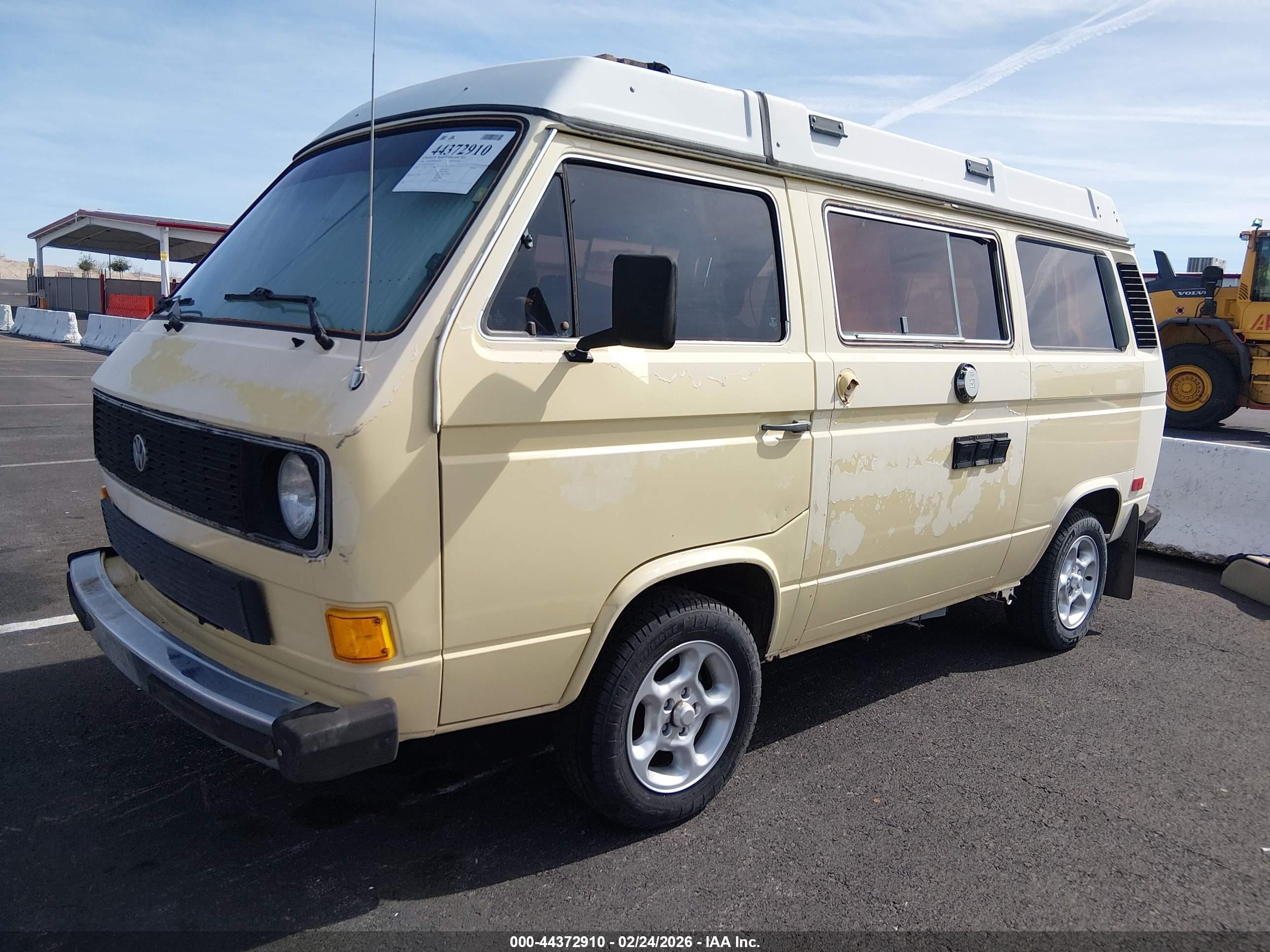 1984 Volkswagen Vanagon Campmobile Yellow vin: WV2ZB0253EH019260