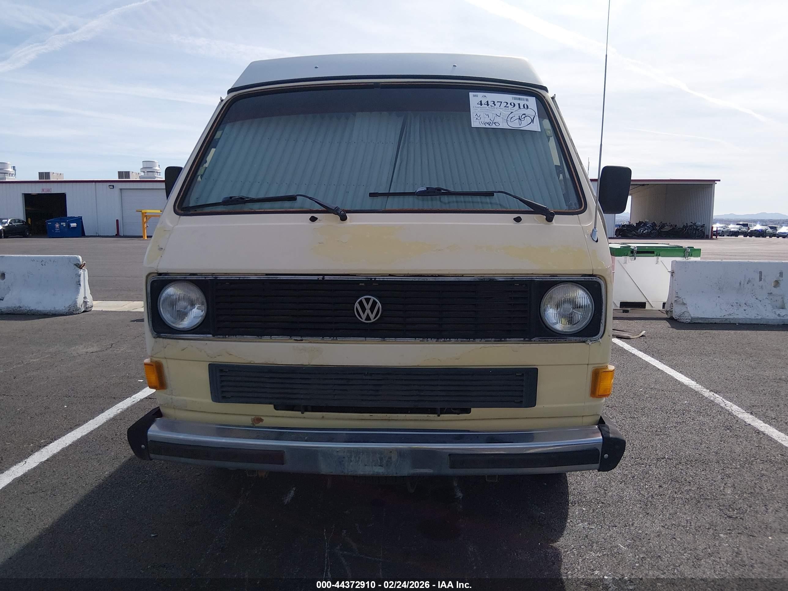 1984 Volkswagen Vanagon Campmobile Yellow vin: WV2ZB0253EH019260