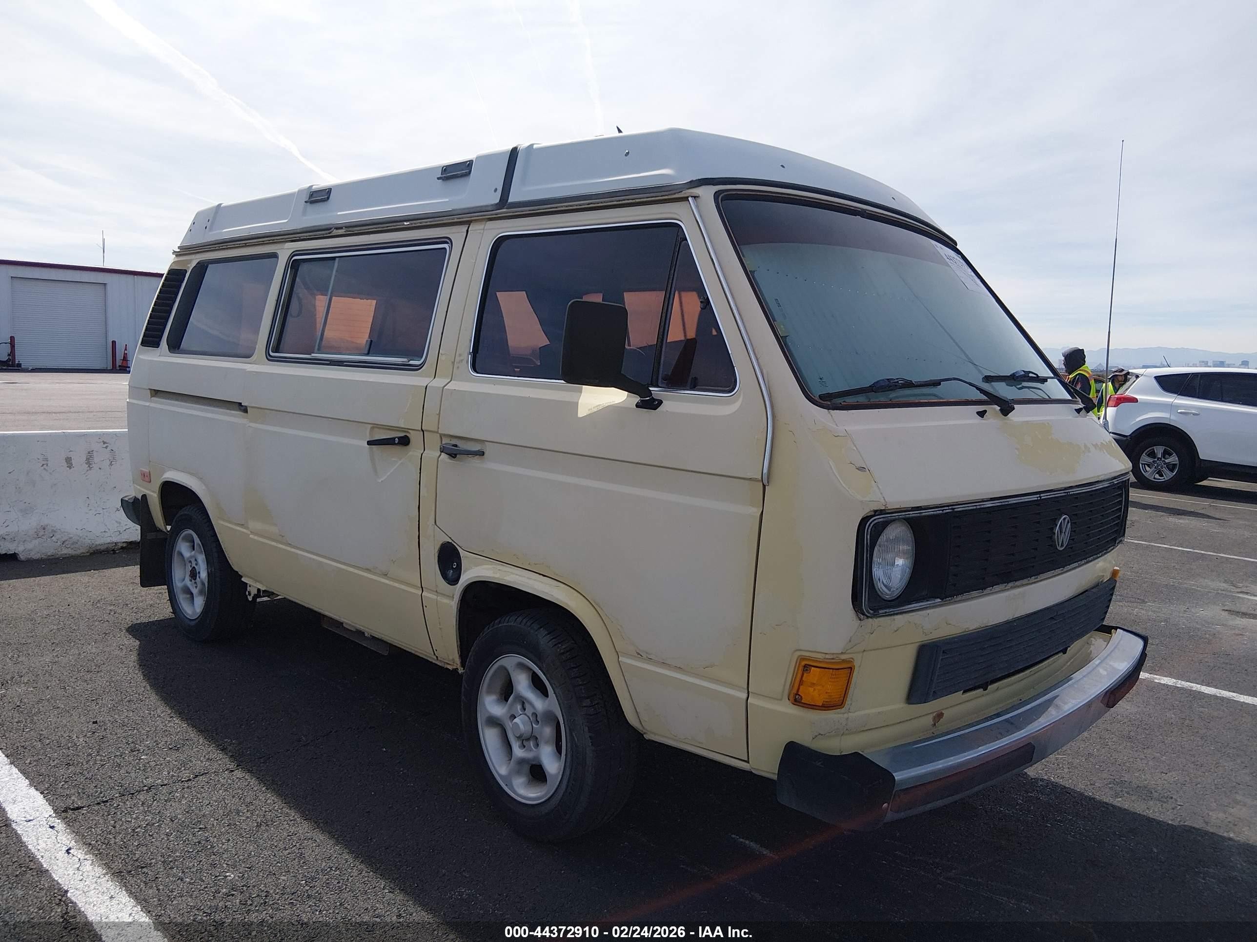 1984 Volkswagen Vanagon Campmobile Yellow vin: WV2ZB0253EH019260