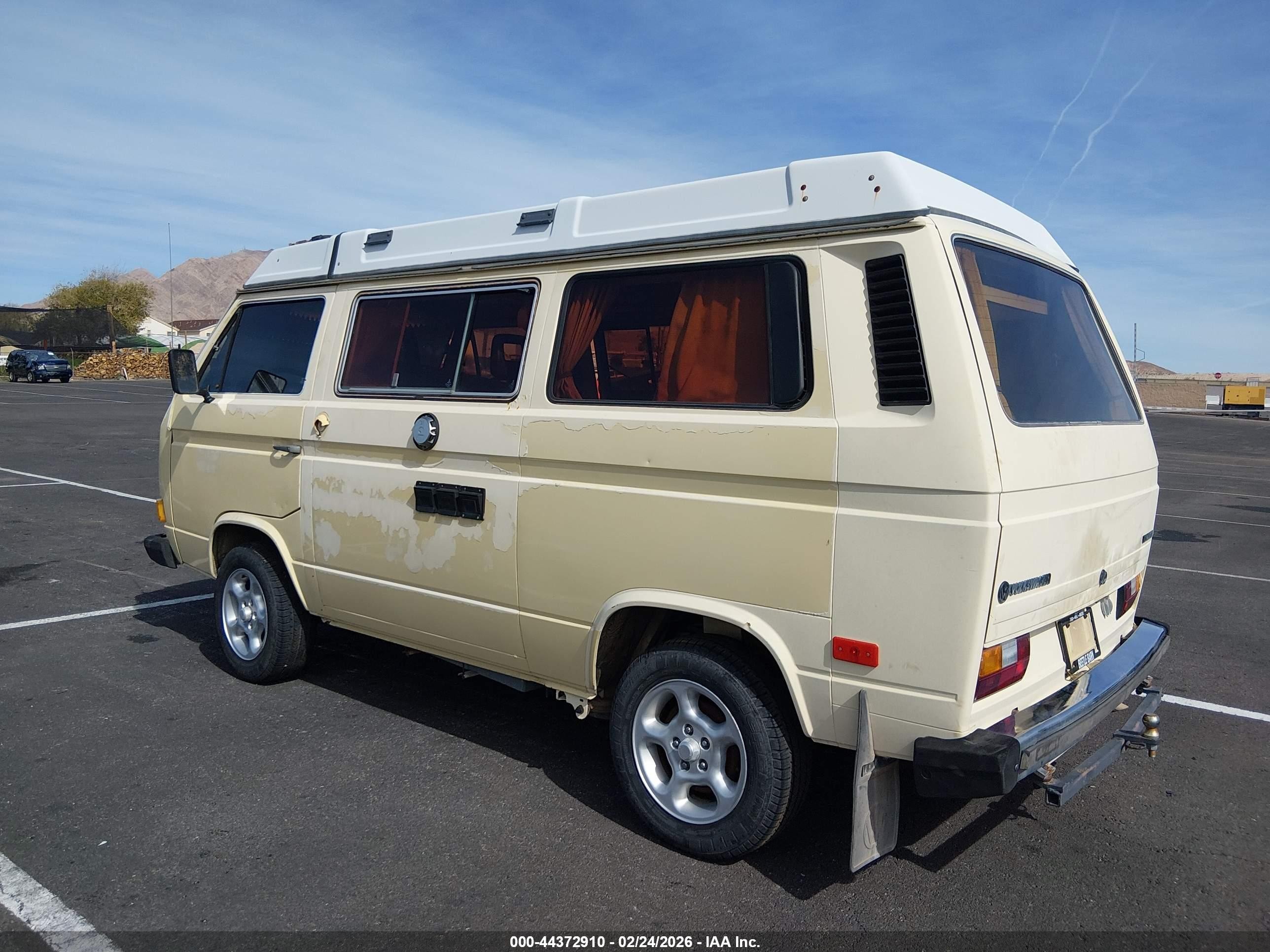 1984 Volkswagen Vanagon Campmobile Yellow vin: WV2ZB0253EH019260